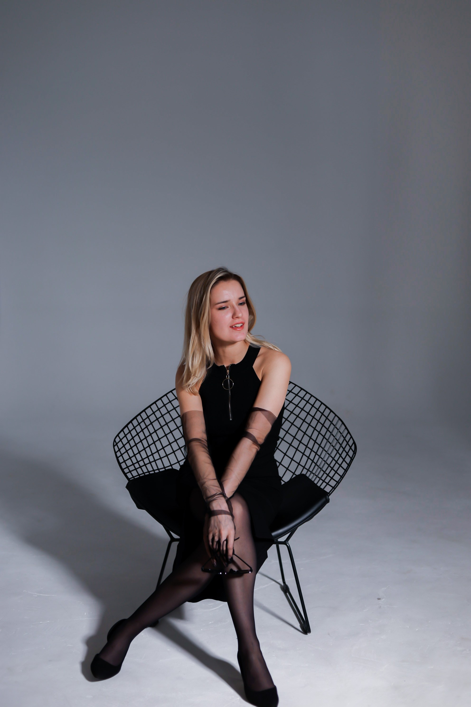 Фотосессия в студии Новотроицк Орск Недорого. Женский фотограф в Орске Новотроицке Динара Долганова