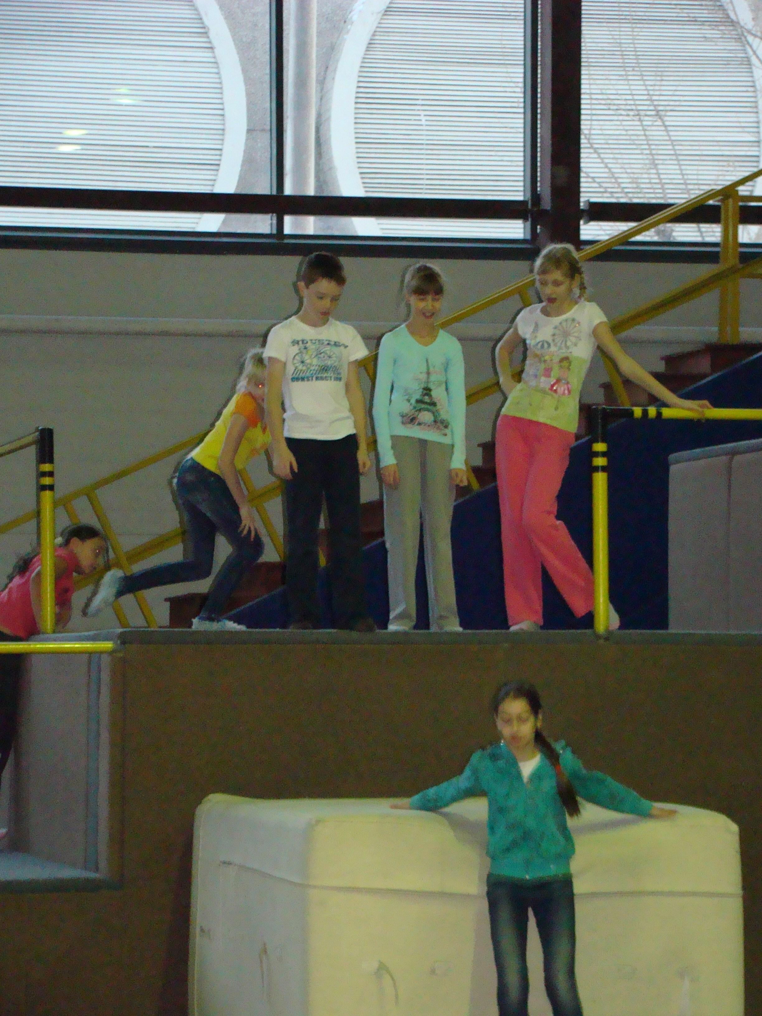 Катя ДР 12 лет Дома + Спортекс 04.12.2011. Семейный, Свадебный фотограф СПБ Питер— Романова Екатерина