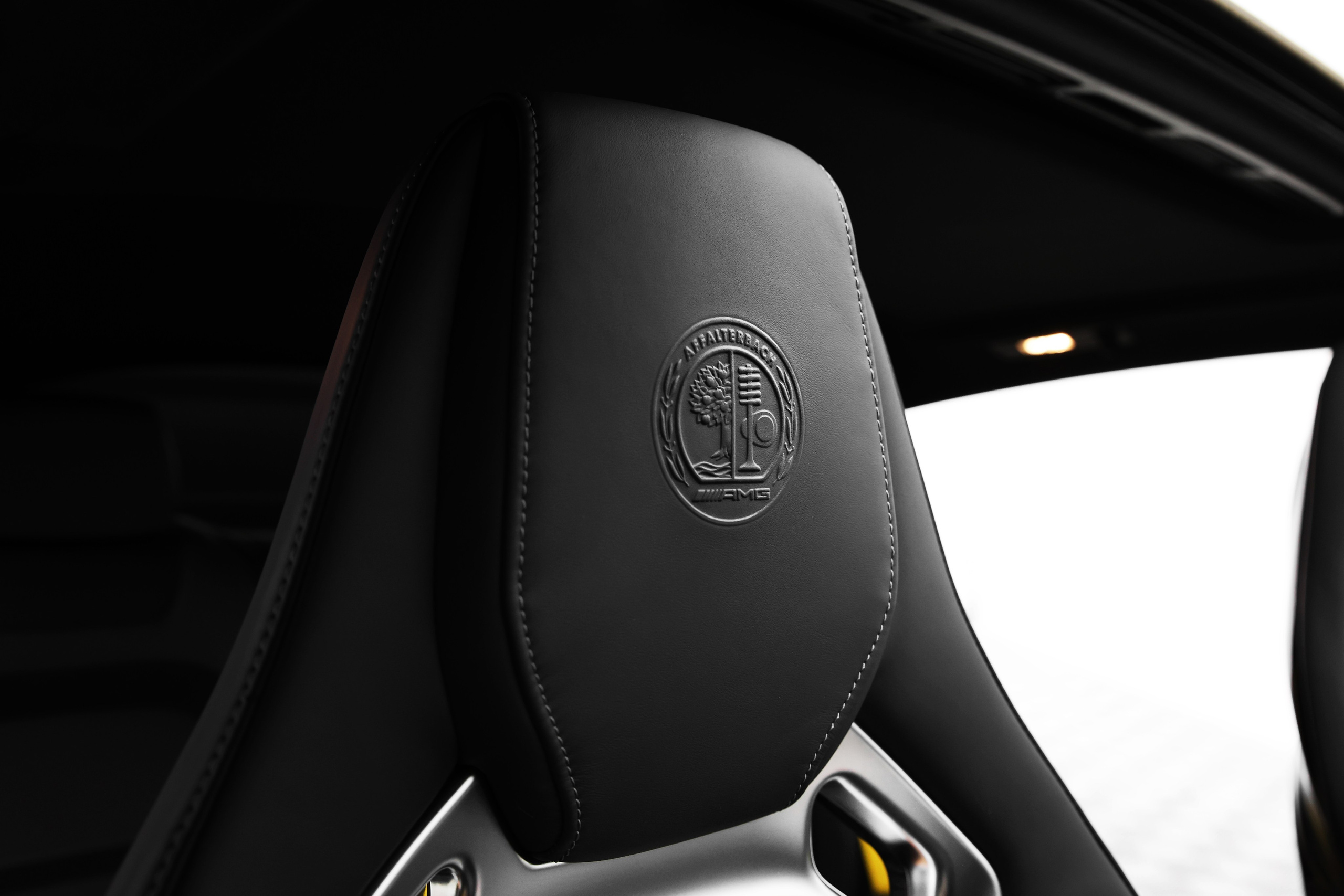 2019 MERCEDES BENZ GT63s AMG. Mixturecaptures