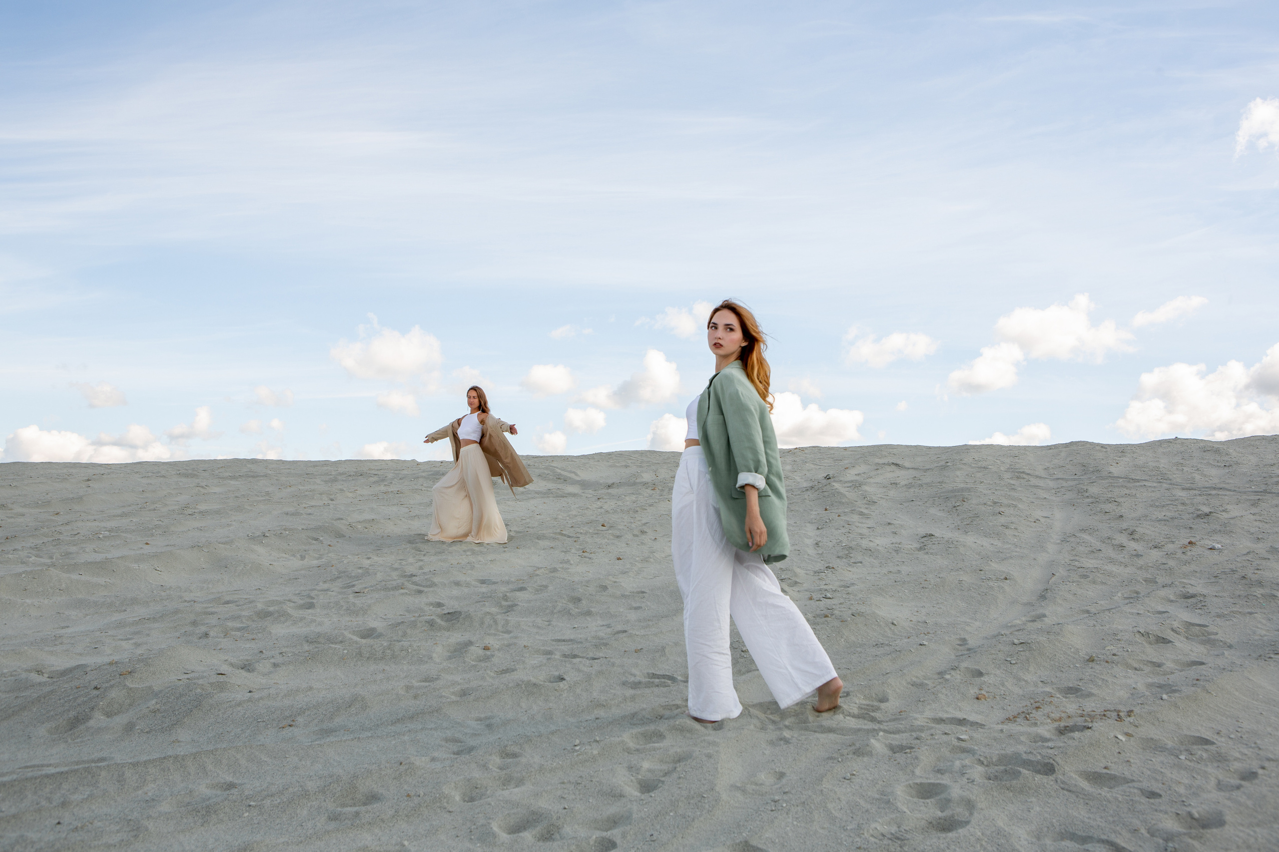 Двое в пустыне. Фотограф Екатерина Голицына