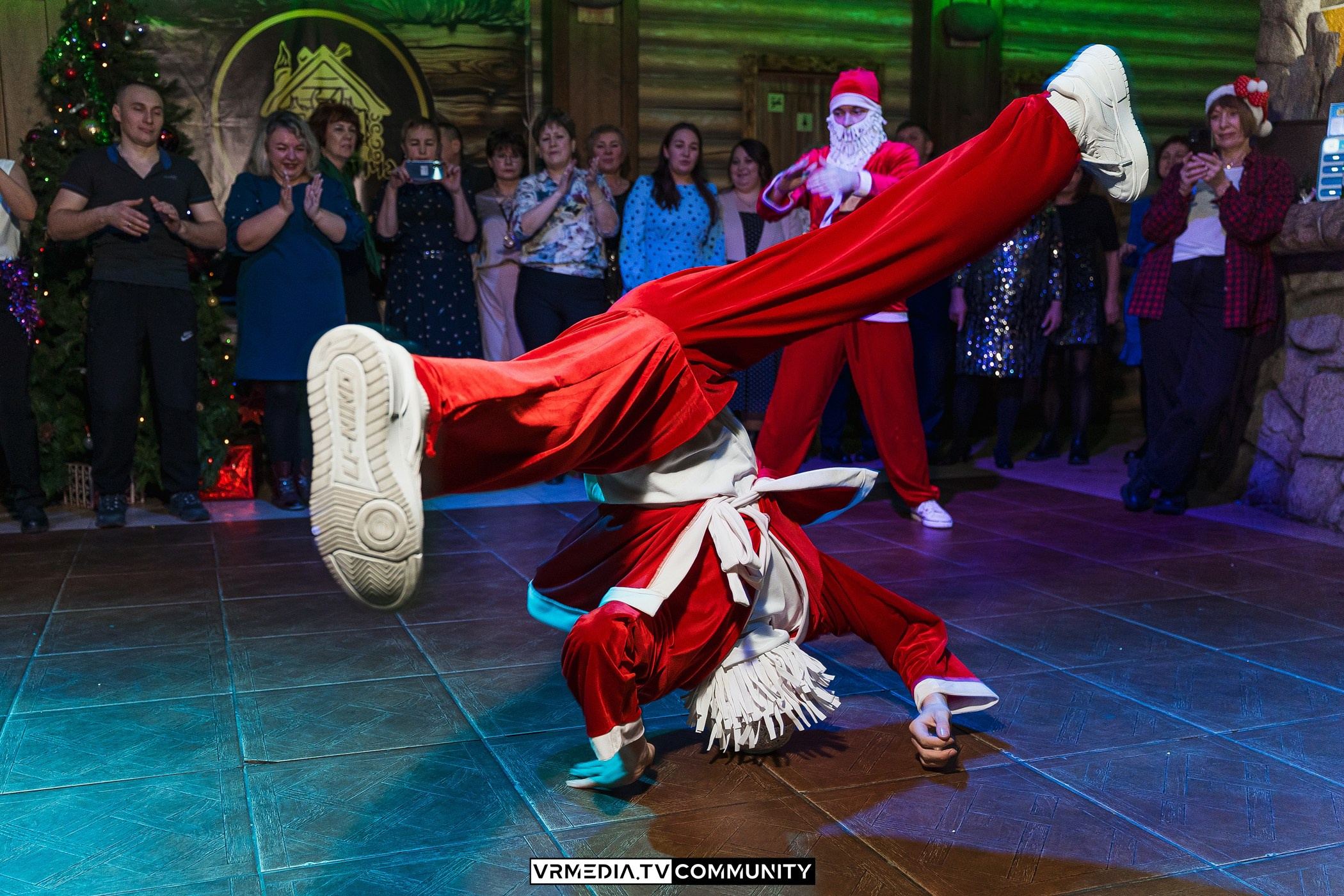 Новогодний вечер у «Петровича»