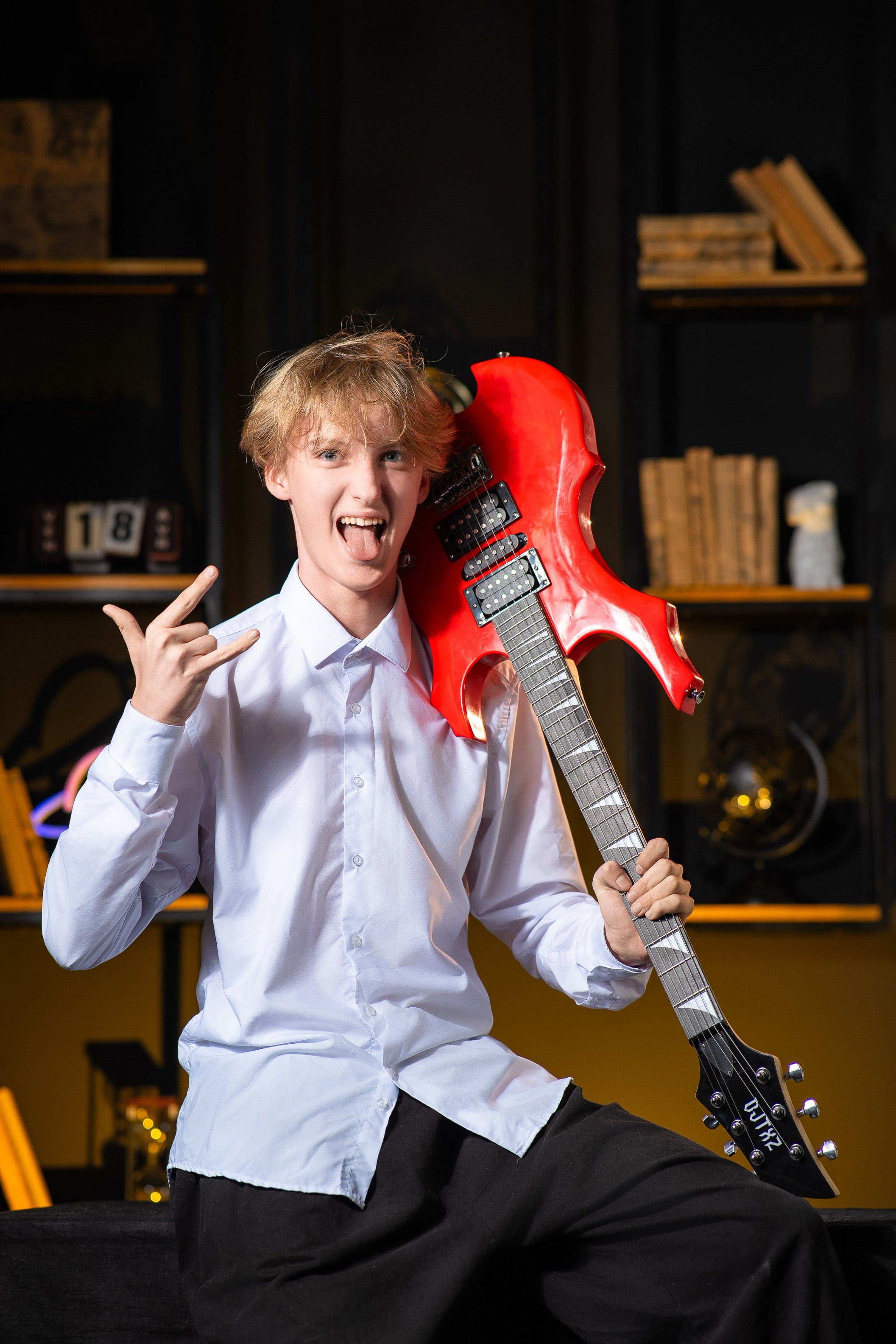 Выпускная фотосессия в фотостудии. Выпускные альбомы Нижнекамск Набережные Челны Фотостудия Небо