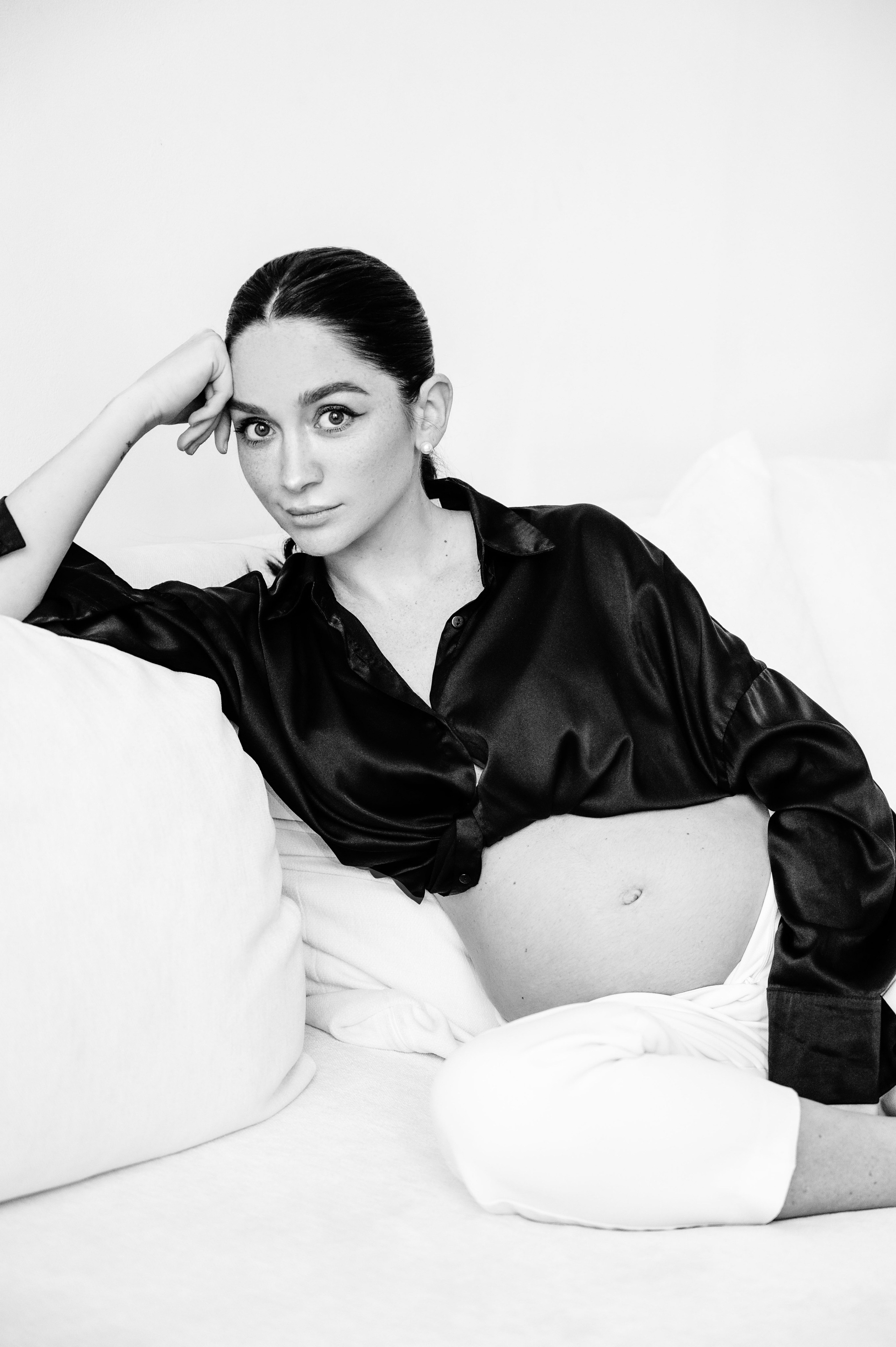 Профессиональный семейный и беременный фотограф в Санкт-Петербурге — Маргарита Иванова. Индивидуальные фотосессии под ключ: от образа до гот. Профессиональный фотограф беременности в СПБ. Стильные фотосессии беременности в стиле минимализм и классическая фотография