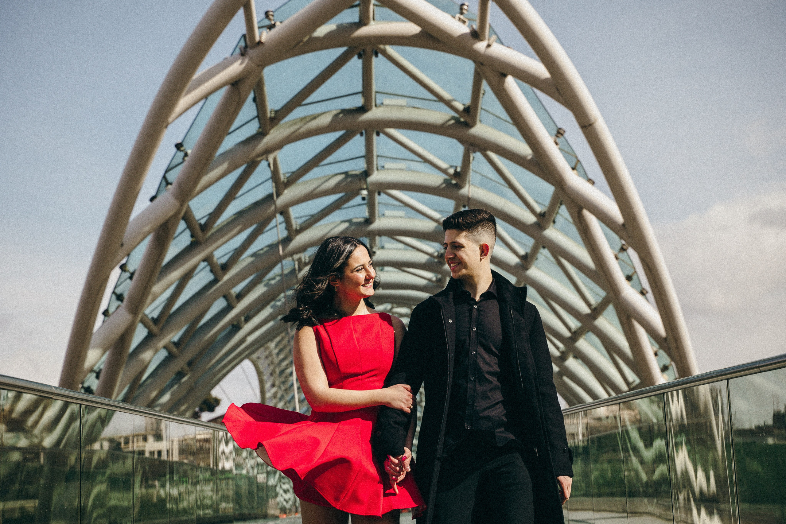 Девушка в красном