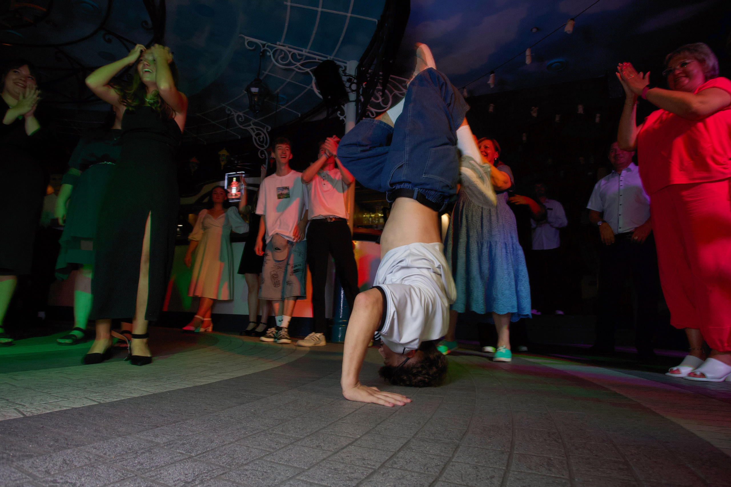 ВЫПУСКНОЙ «КОКОМО» 27.06.24. Репортажный фотограф Анапа