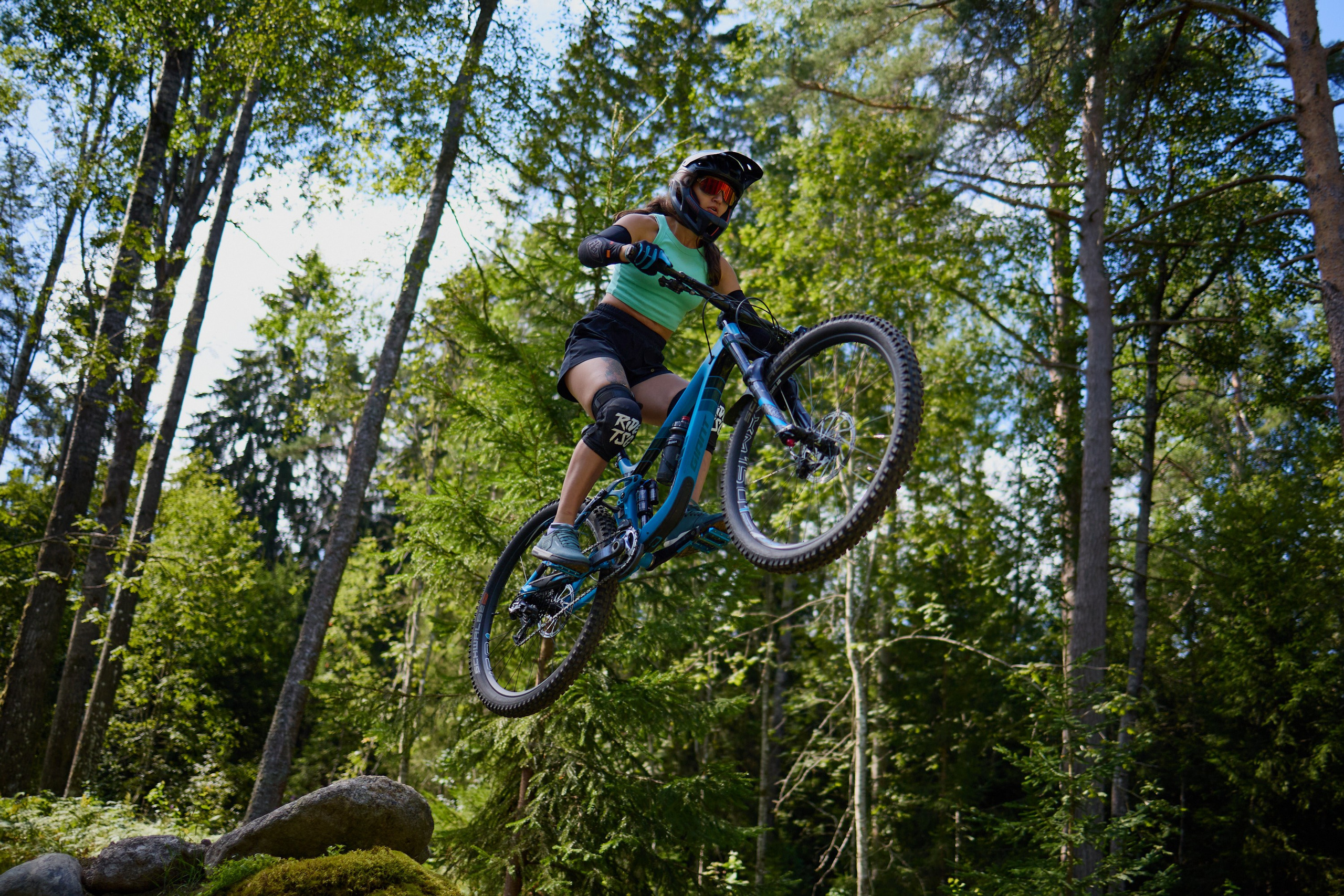 Золотая Долина Тренировка Школы МТБ 2025. Спортивный фотограф в Санкт-Петербурге Илья Vacool