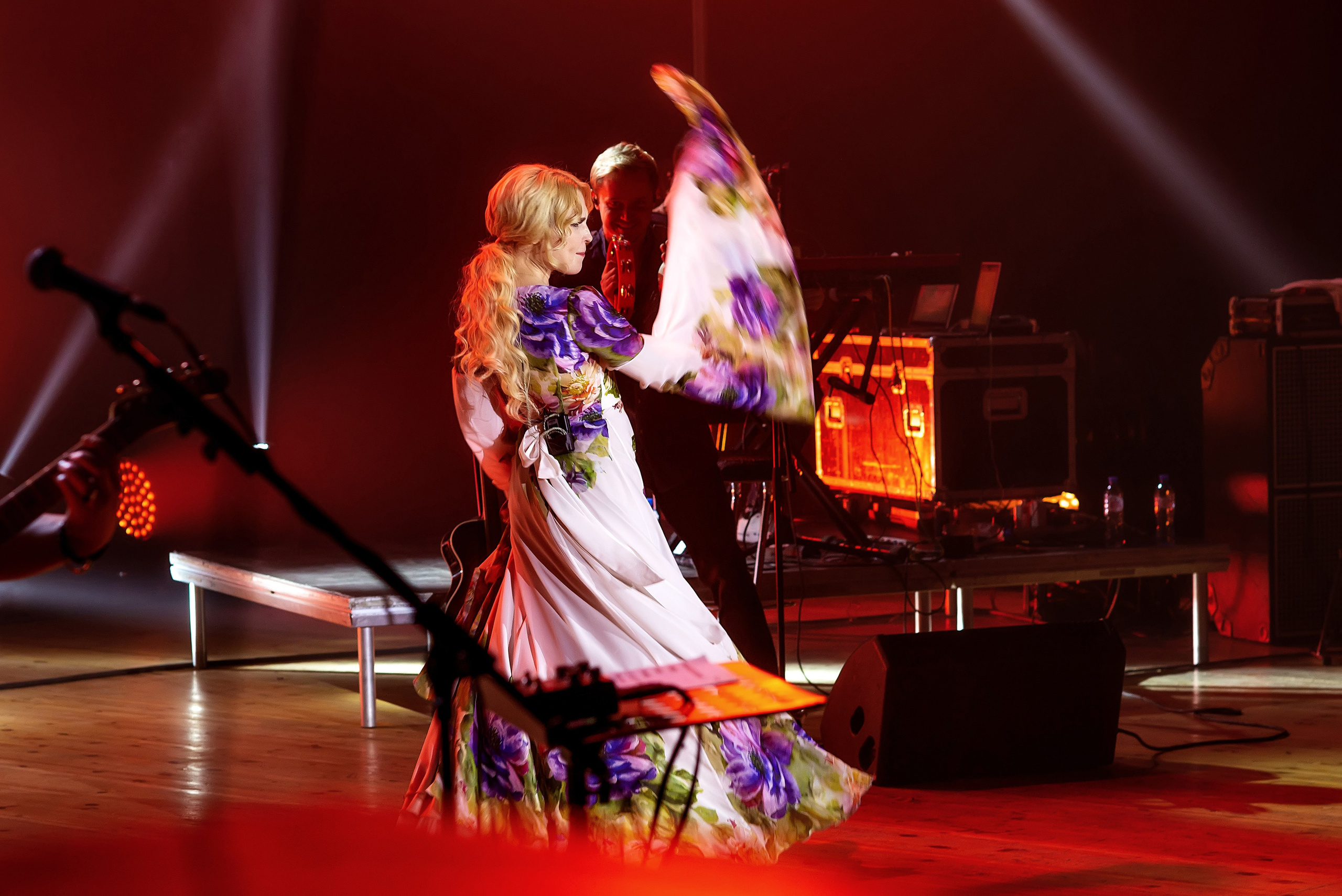 Концерт Пелагеи. Школьный, фэшн фотограф в Тюмени и в России Ирина Королева