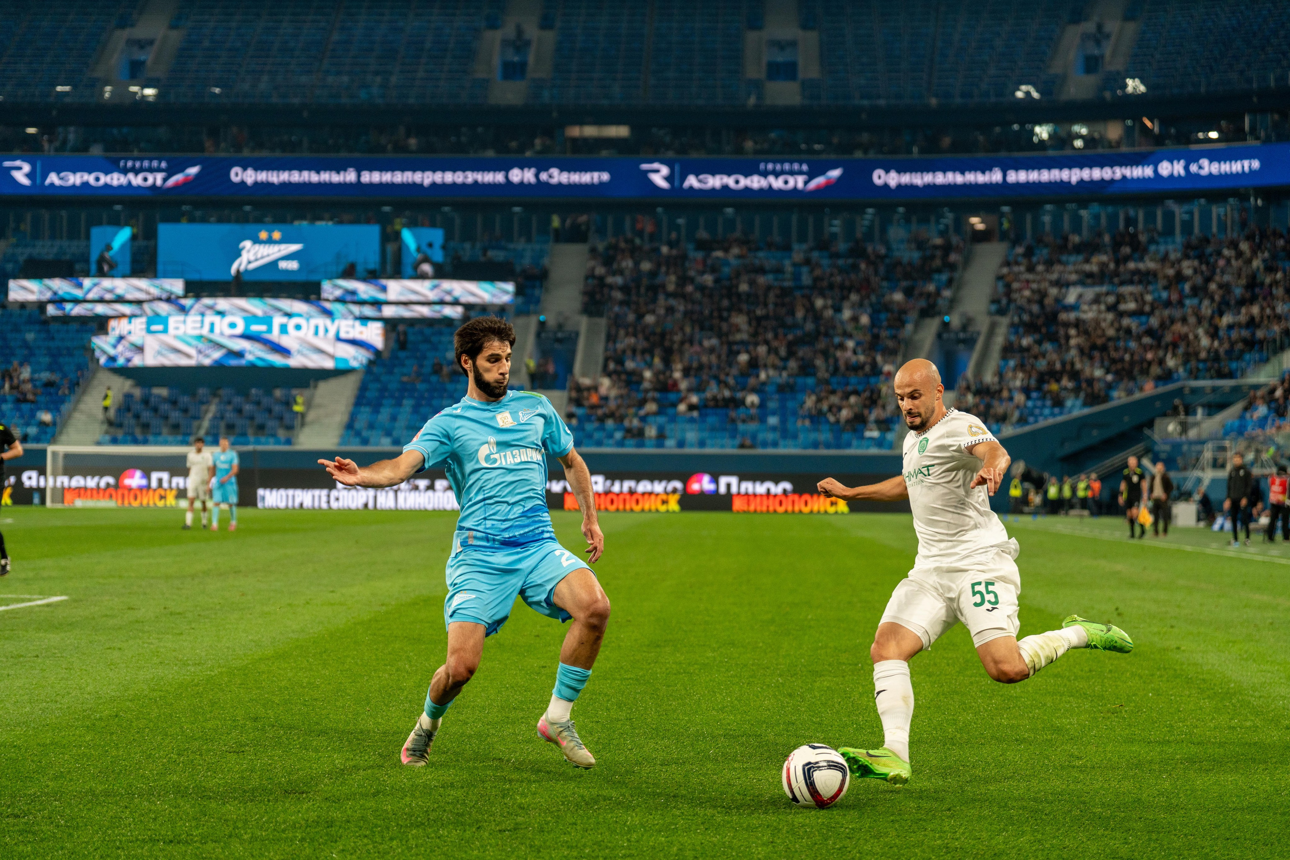 Репортажный спортивный фотограф Санкт-Петербурга: футболисты Зенит–Ахмат