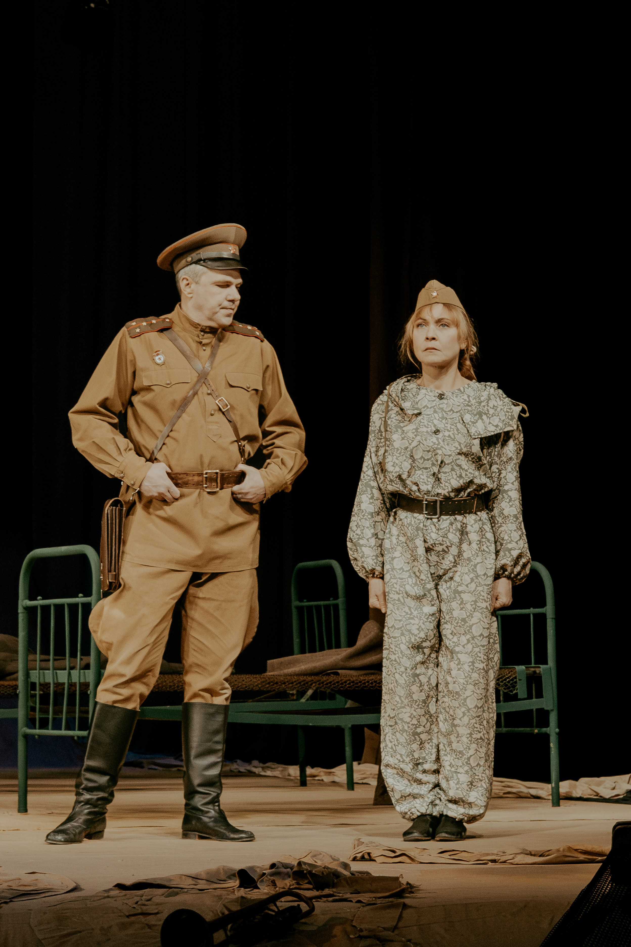 Театр Юного Зрителя " Не покидай меня». Фотограф Марк Файзулин