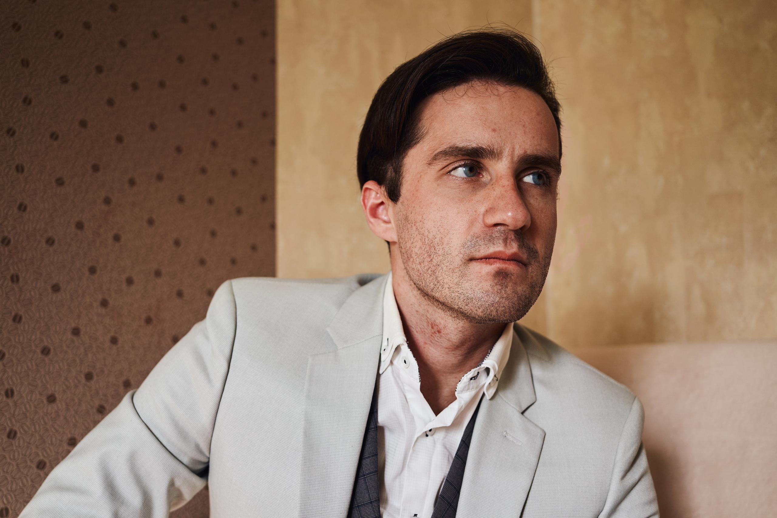 Михаил: имиджевая съёмка в квартире. Фотограф в Москве Анастасия Баева