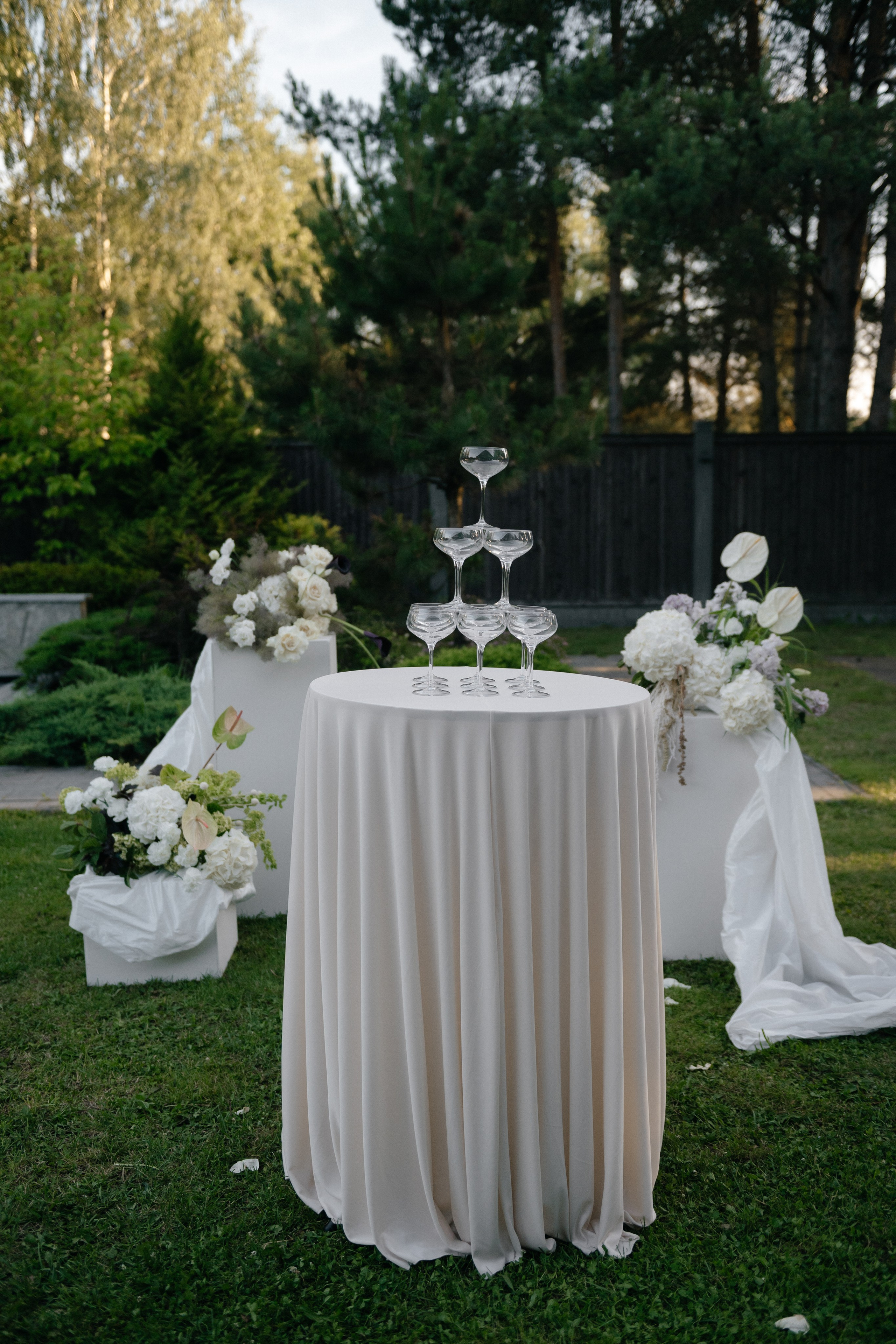 Wedding day in DELICE CHALET. Wedding PHOTOGRAPHER Andrew Vnukov