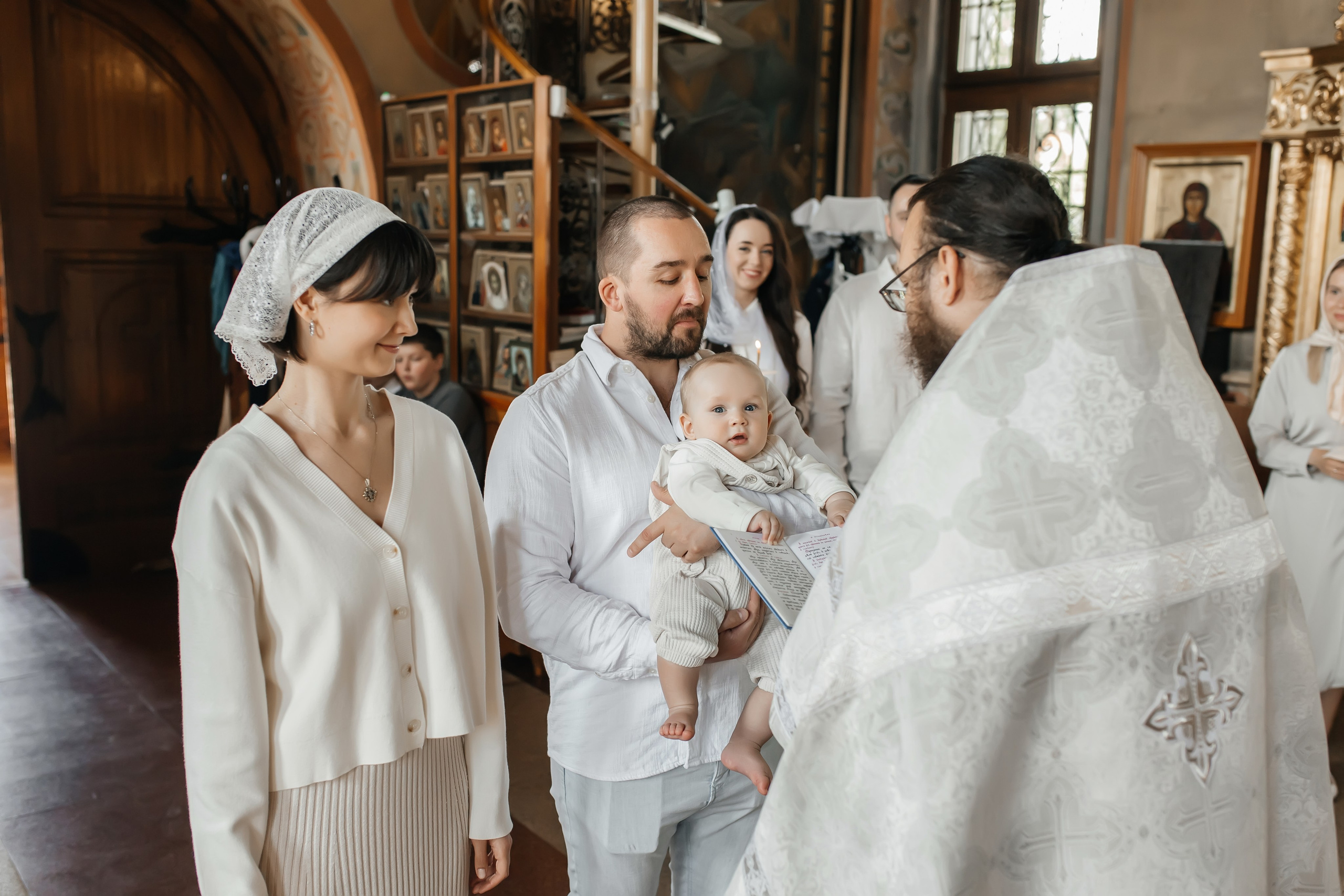 Крещение Артемия в Храме Николая Чудотворца в Ангелово. Фотограф на крещение и венчание Москва  Надежда Баланина