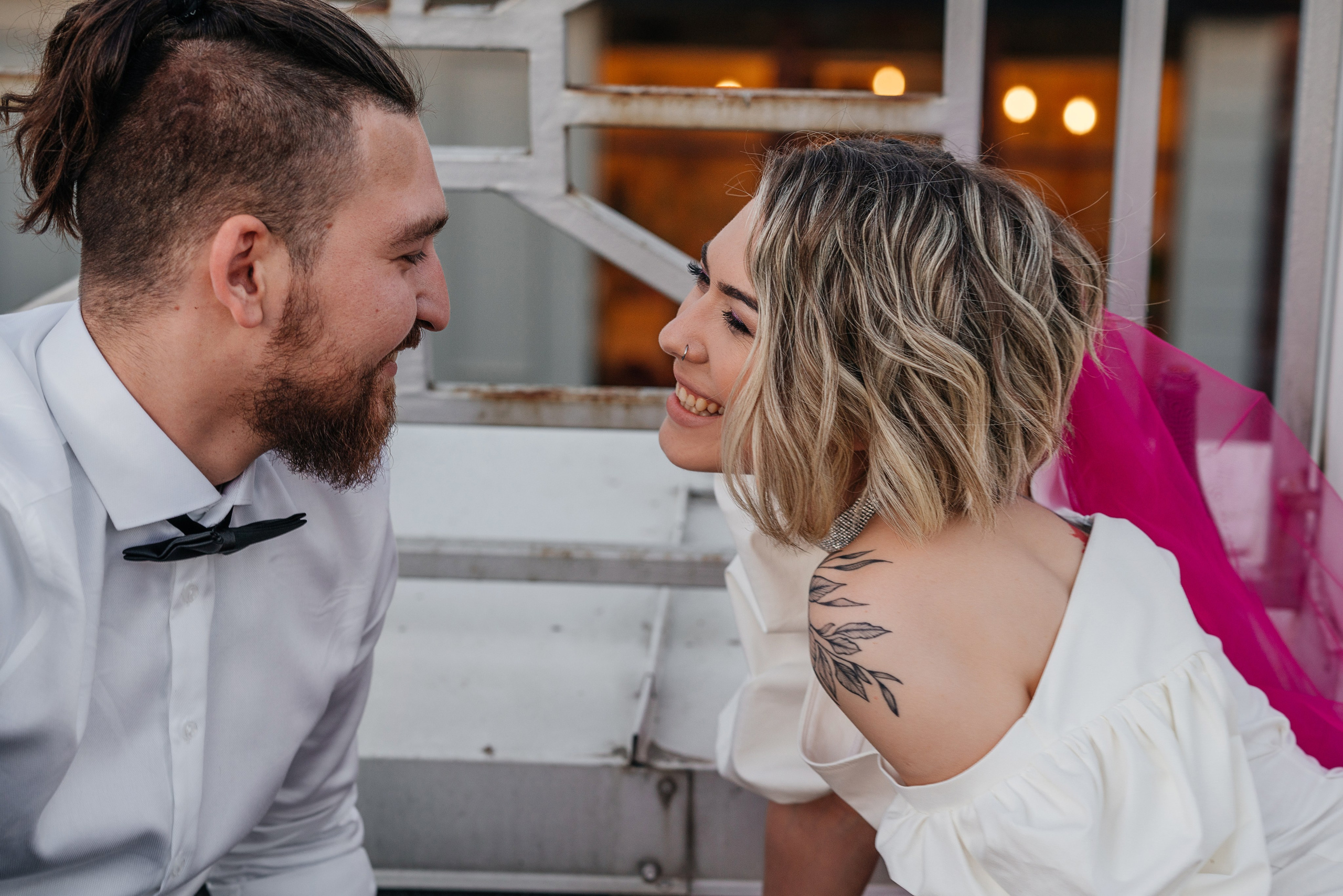 Свадебная прогулка по городу. Денис и Кристина. Свадебный и семейный фотограф Надежда Соловьева