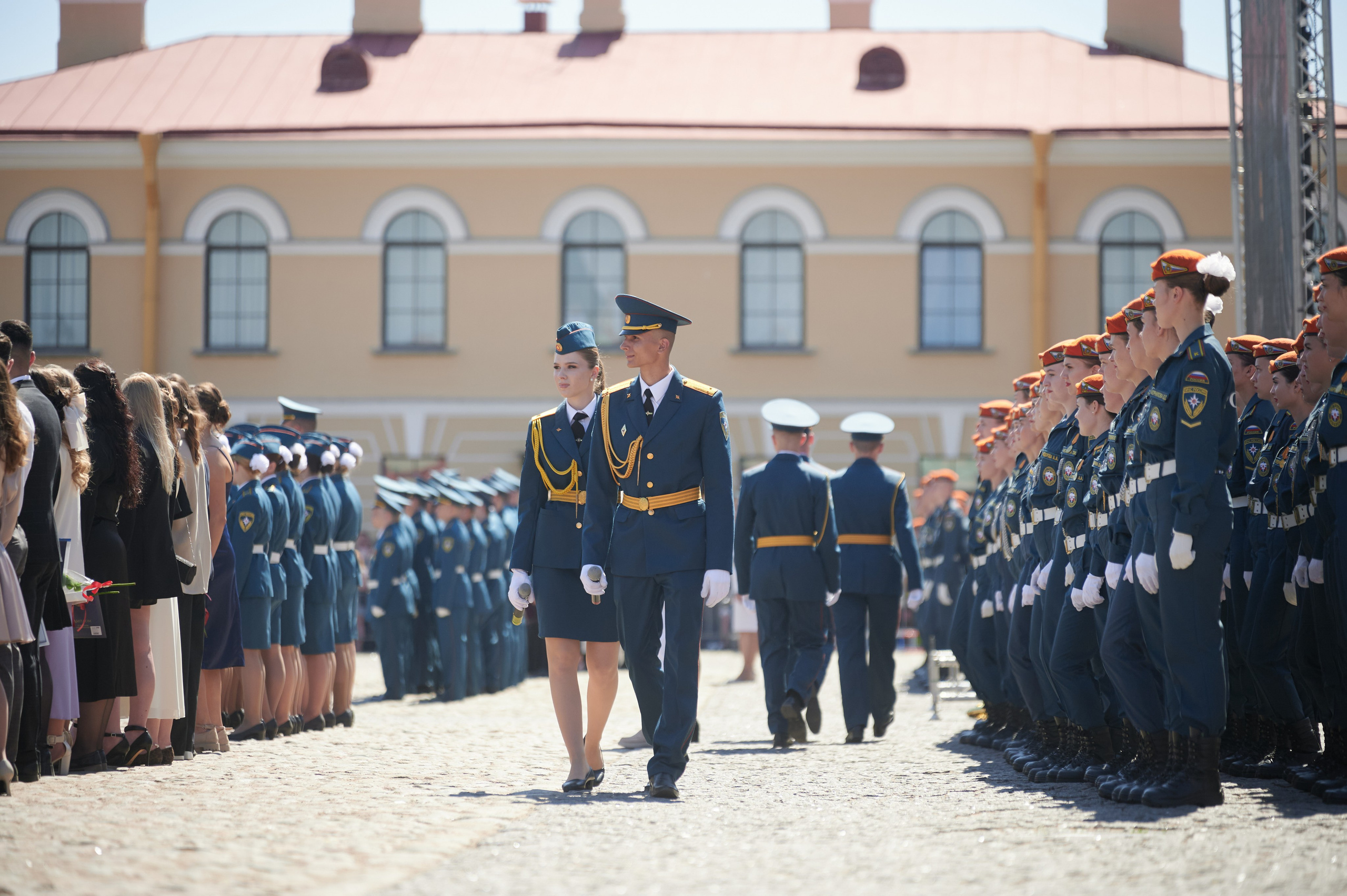 Репортажная съёмка выпускных в СПб | Фотограф на выпускной 9 и 11 класса