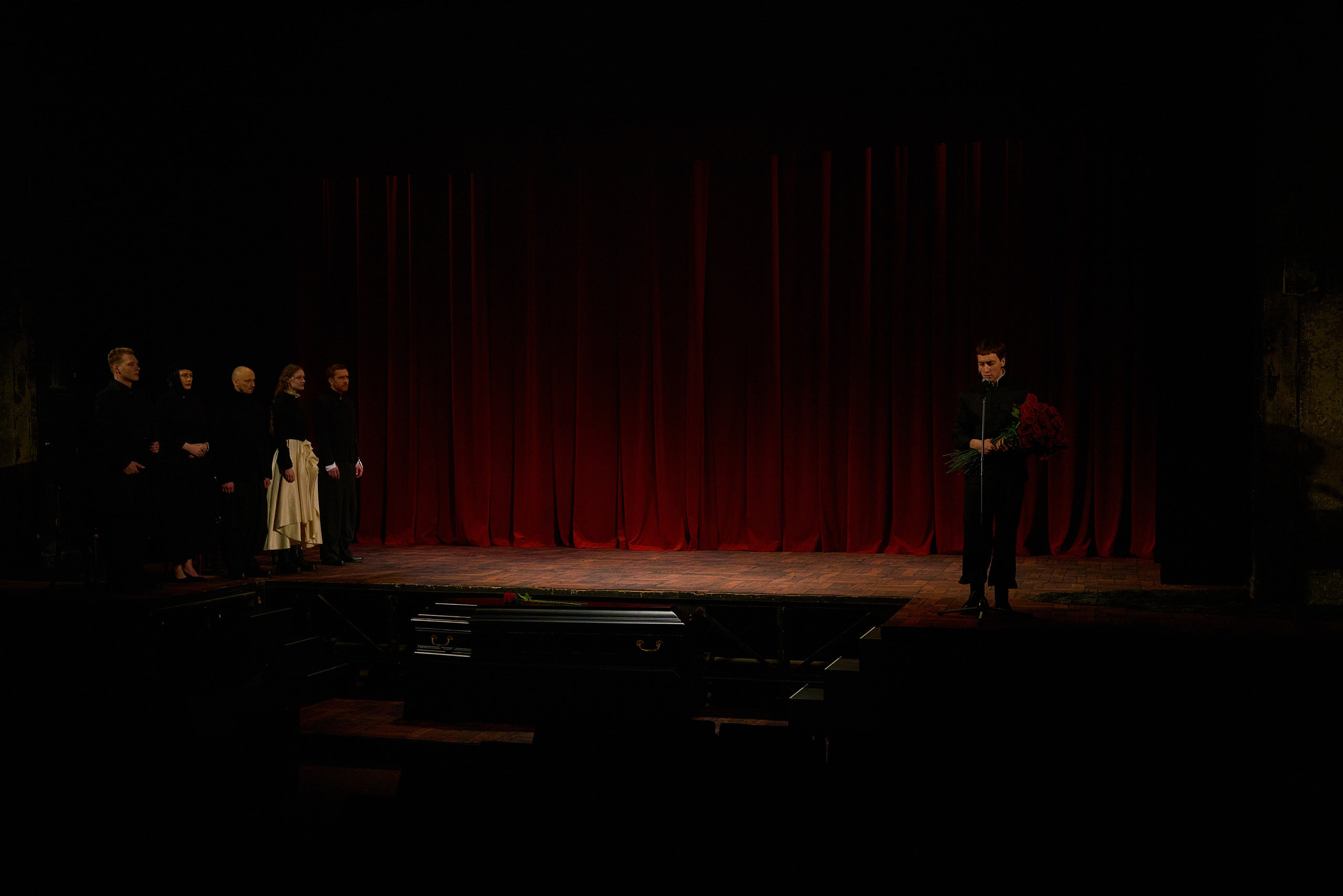 «Быть или не быть» Закулисье Театра Наций. Wish Films — Фото и видео для брендов и личных проектов | Фотограф и видеограф