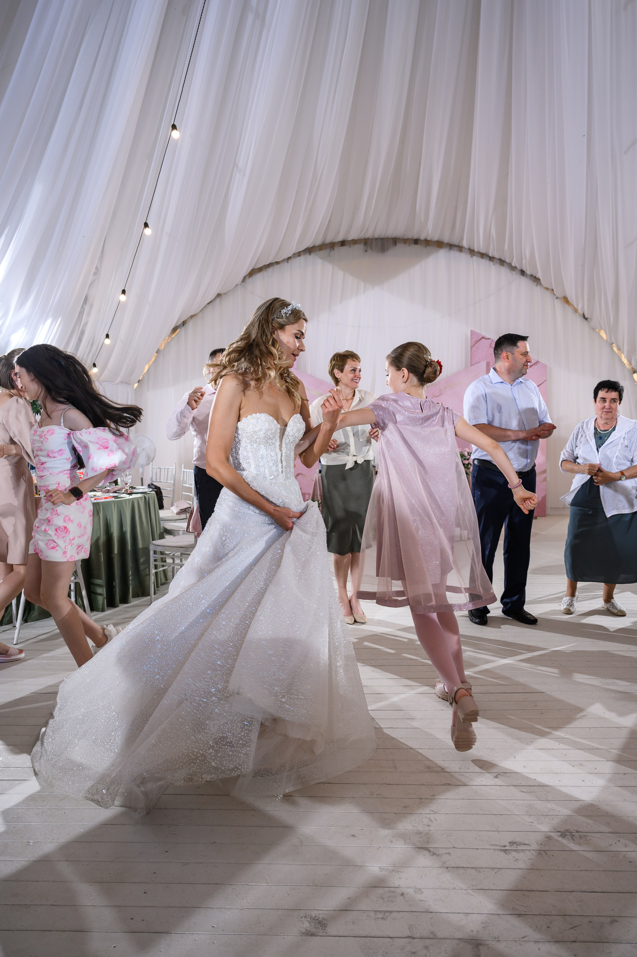 Свадьба шатер Город мастеров — Русская сказка. Свадебный фотограф Москва Юрий Кульман