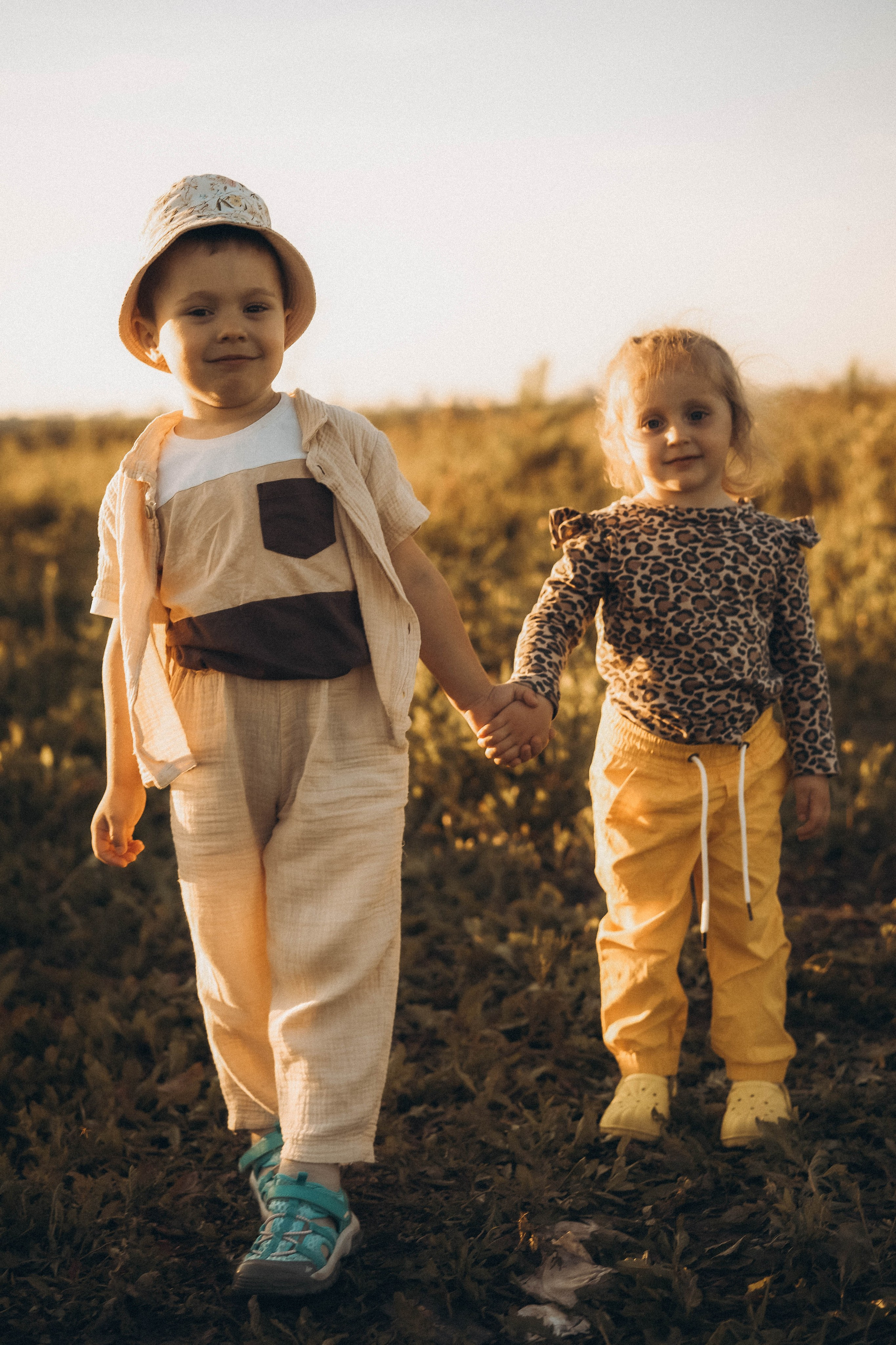 Семейная сьемка в поле на закате. Фотограф Екатеринбург Кокшарова Александра