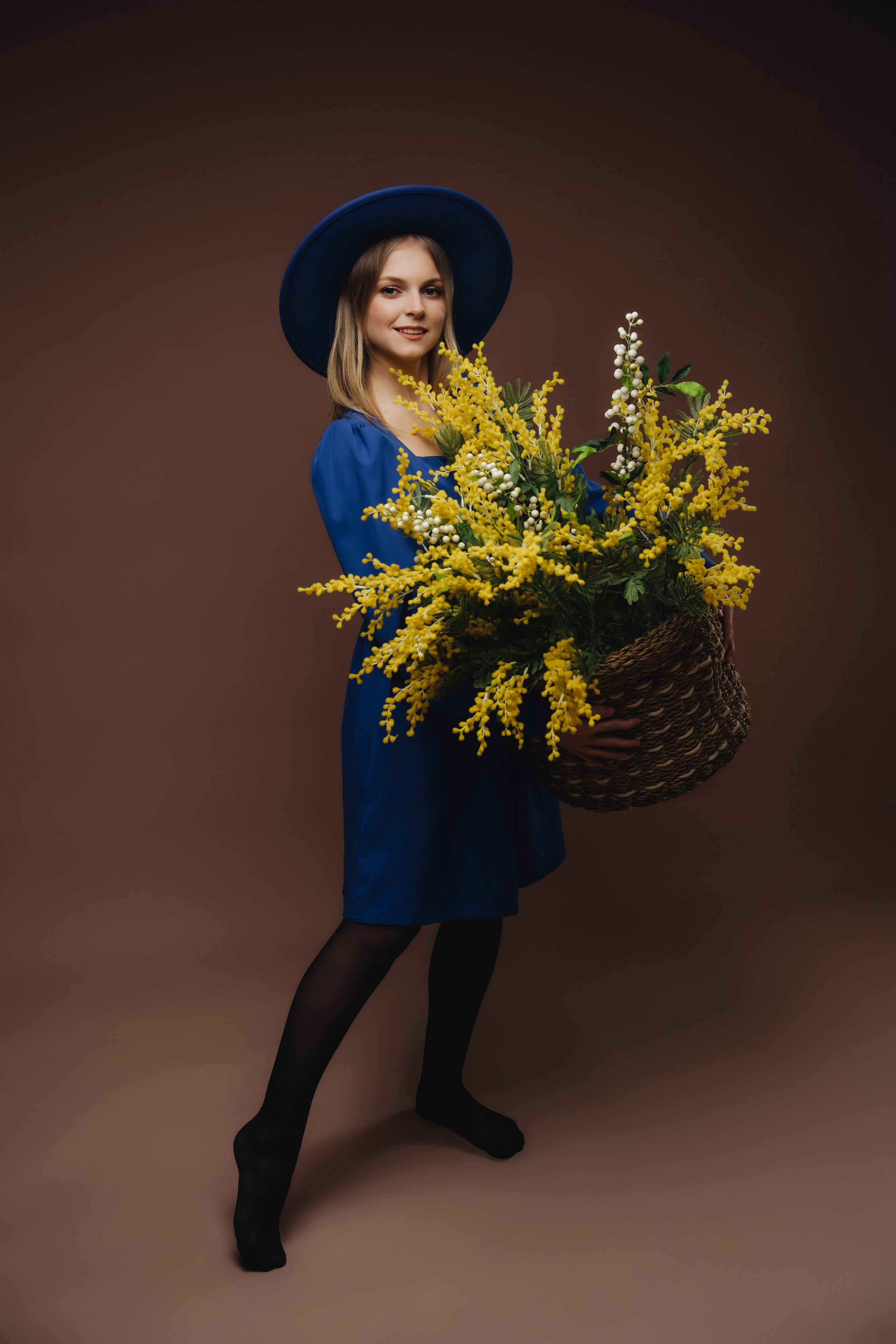 На однотонном фоне. Евгений Щетников Фотограф-Тюмень