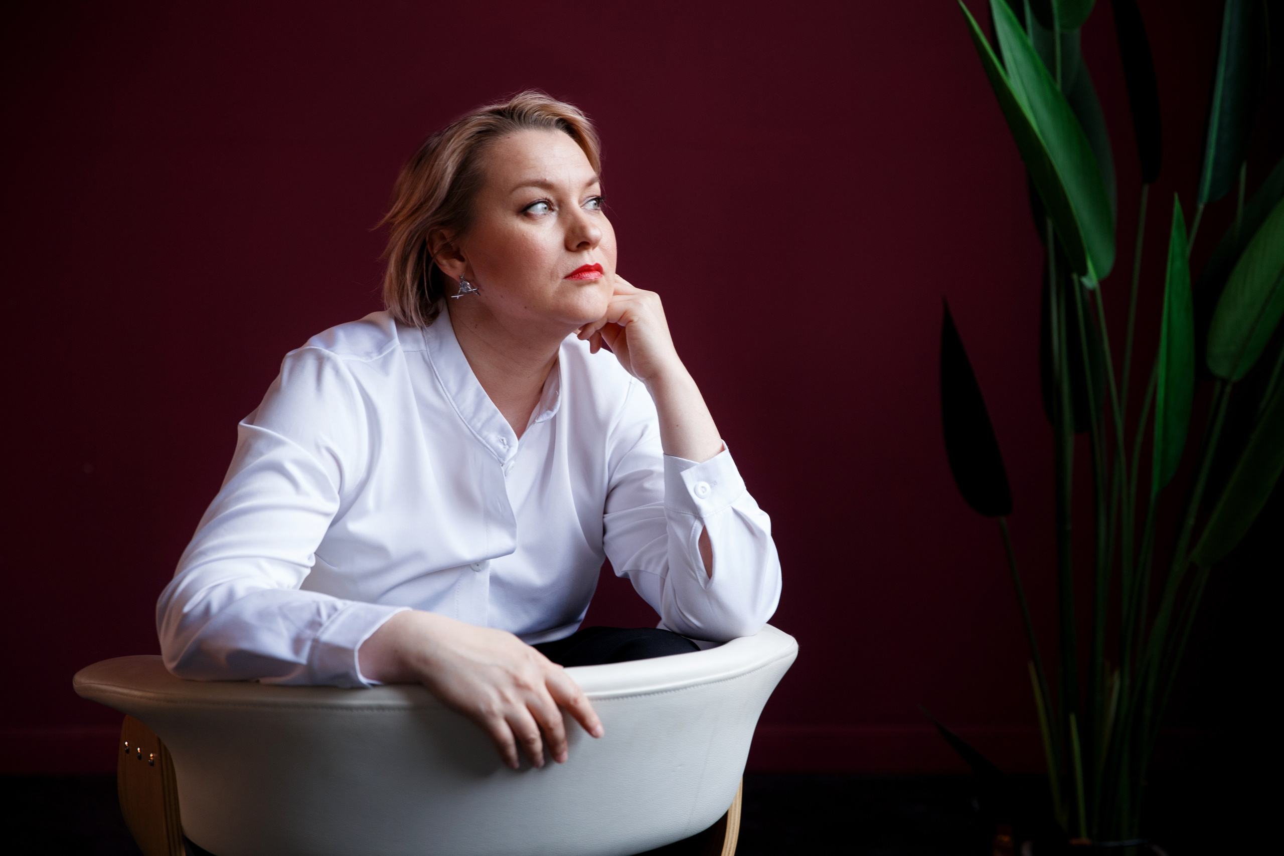 Анюта. Визажист, мастер по причёскам, преподаватель по макияжу. Женский и контент фотограф Люба Пунанцева. Северодвинск. Архангельск