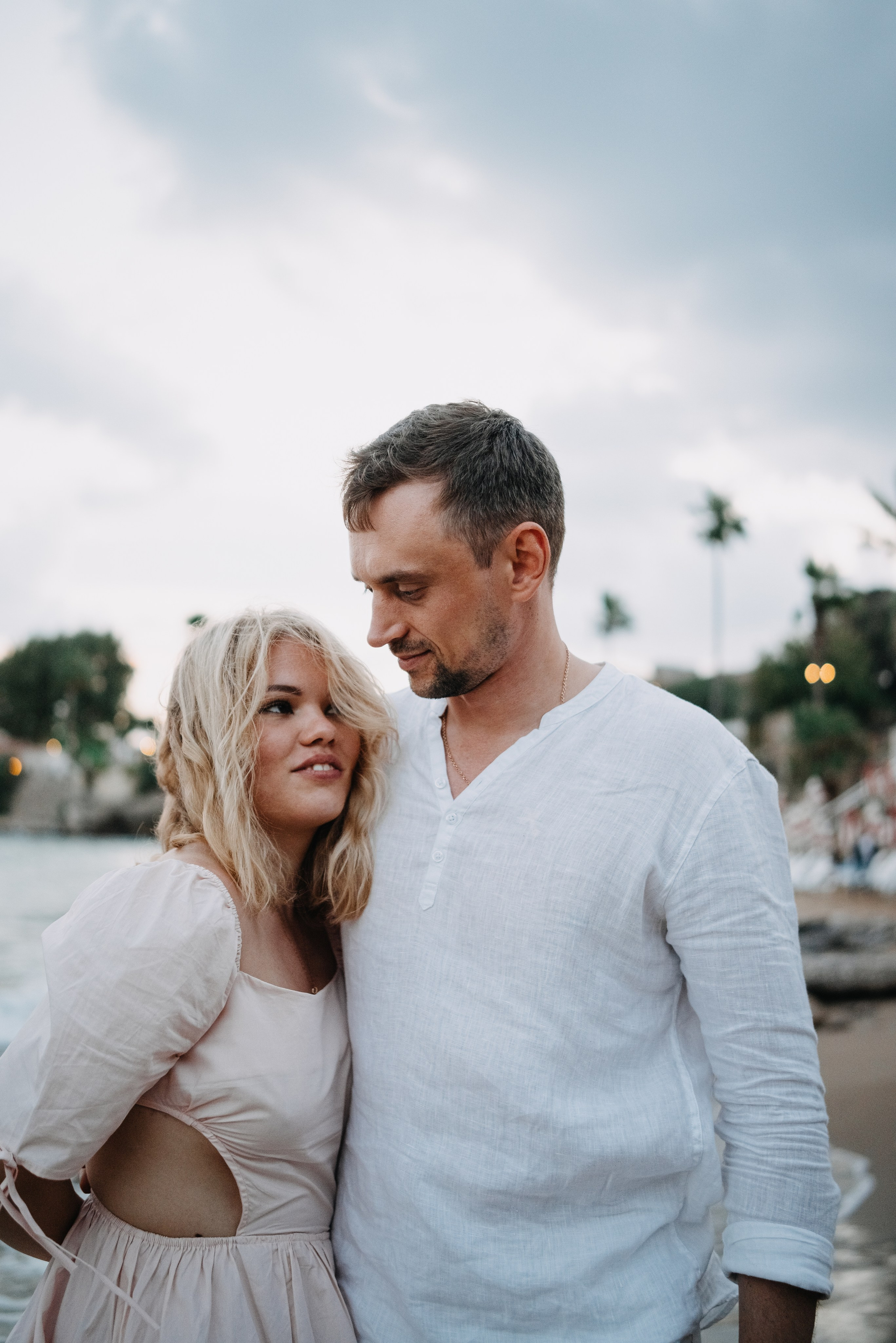 Съемка пары на море. Портретный и свадебный фотограф в Тбилиси • xeniqo