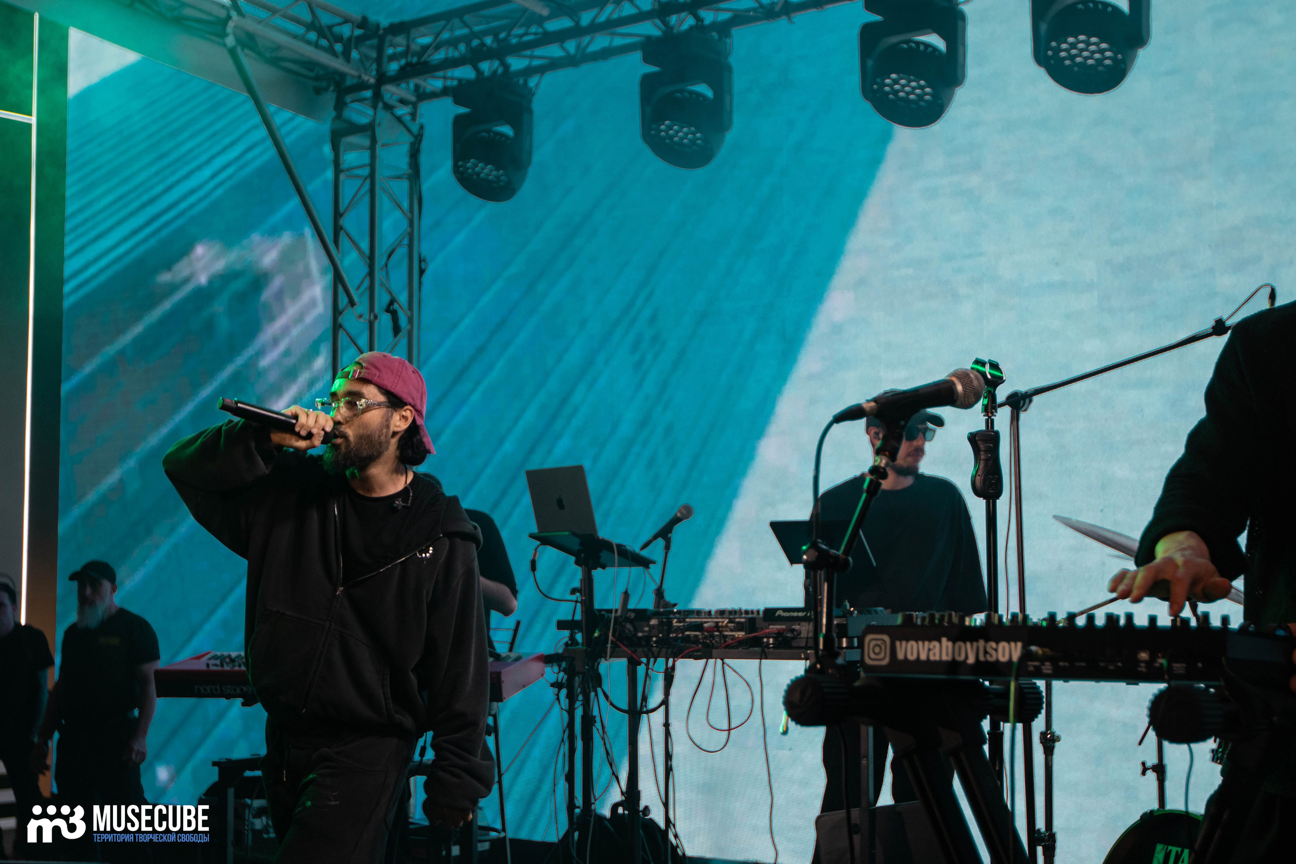 МОТ. Концертный фотограф