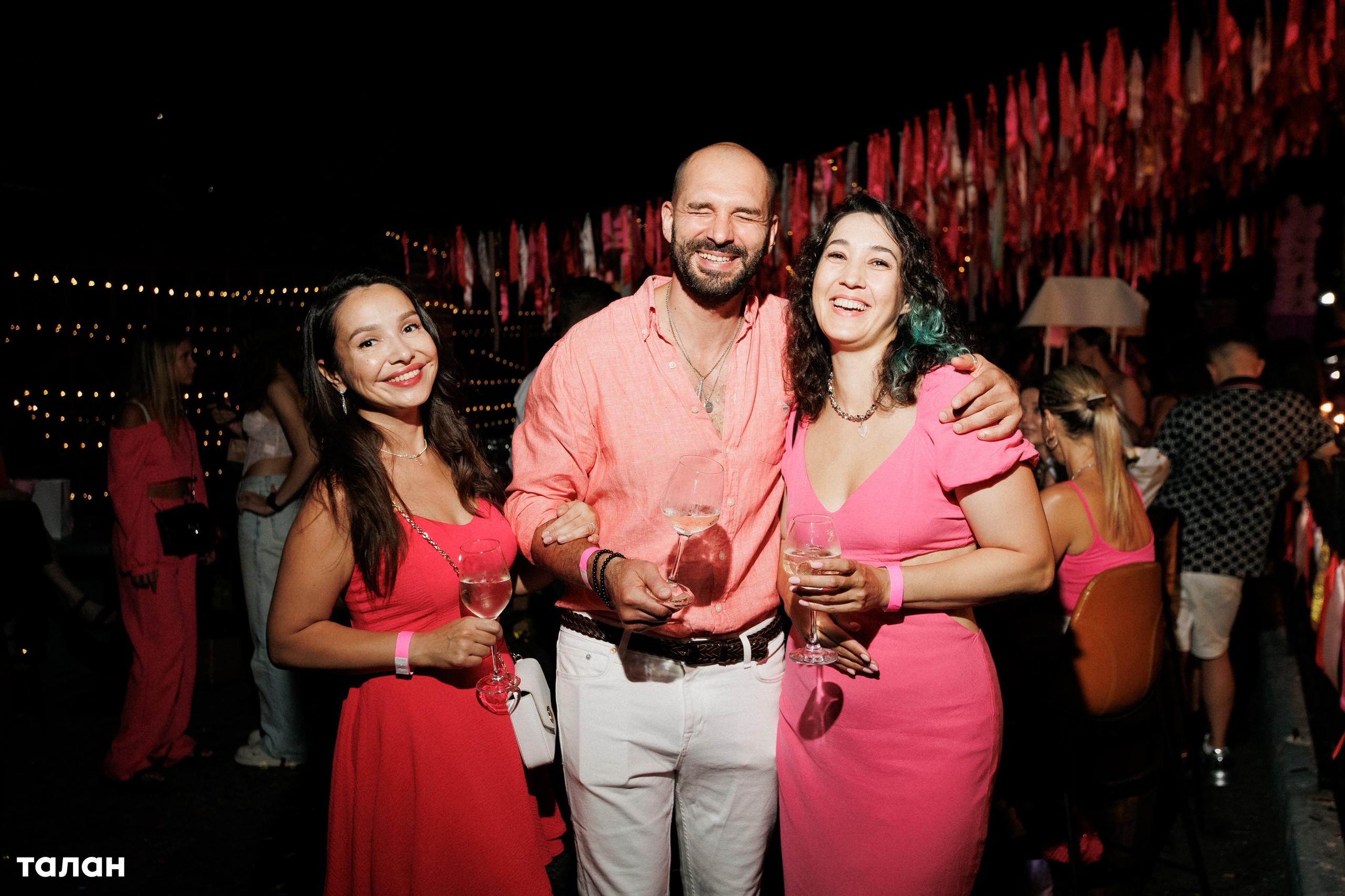 ВИНОТЕКА [бар+магаз] — BIRTHDAY PARTY. СВОИ. ФОТООТЧЕТЫ-СОБЫТИЯ-МЕСТА