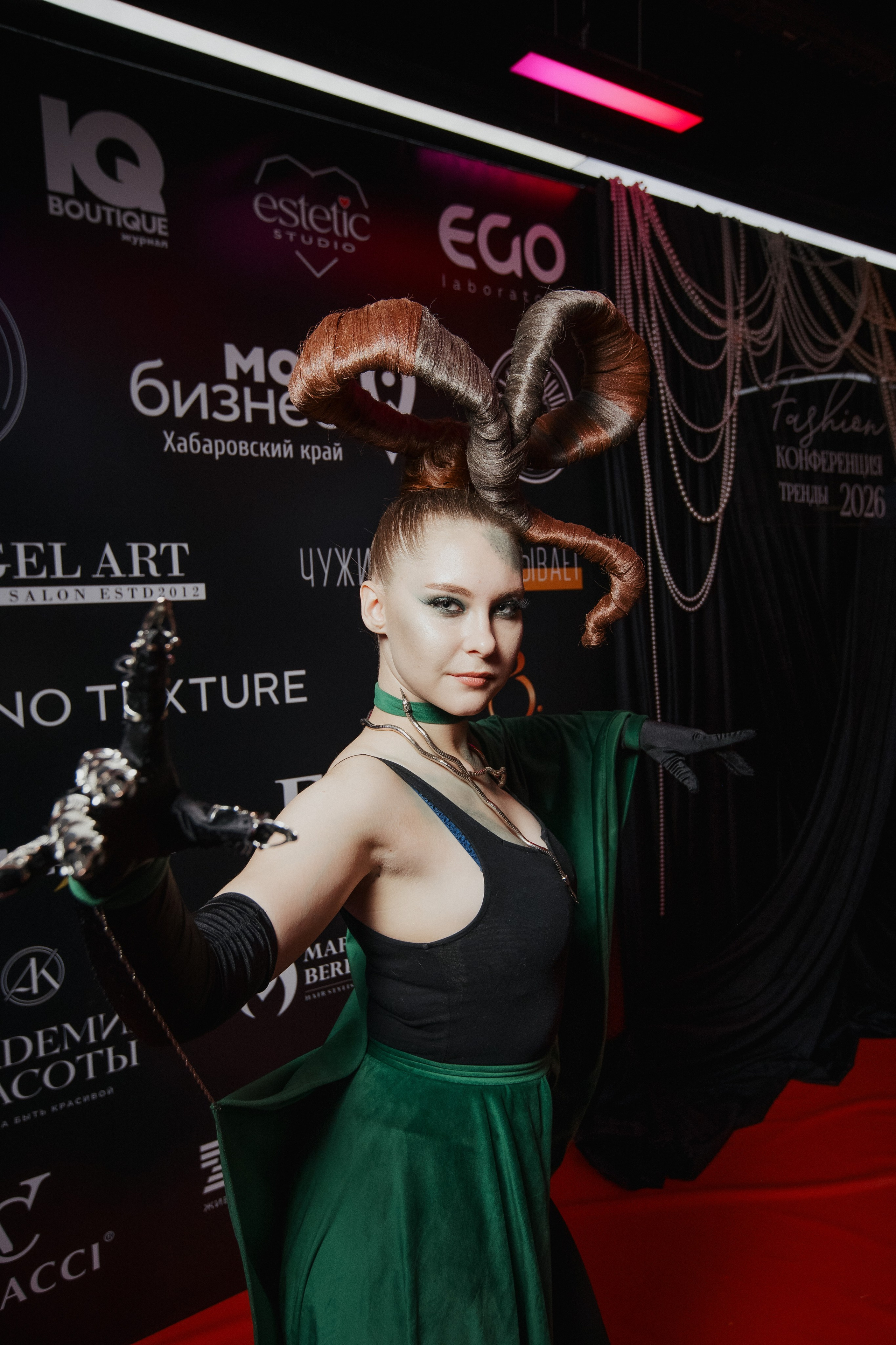 ФЭШН КОНФА. СВОИ. ФОТООТЧЕТЫ-СОБЫТИЯ-МЕСТА