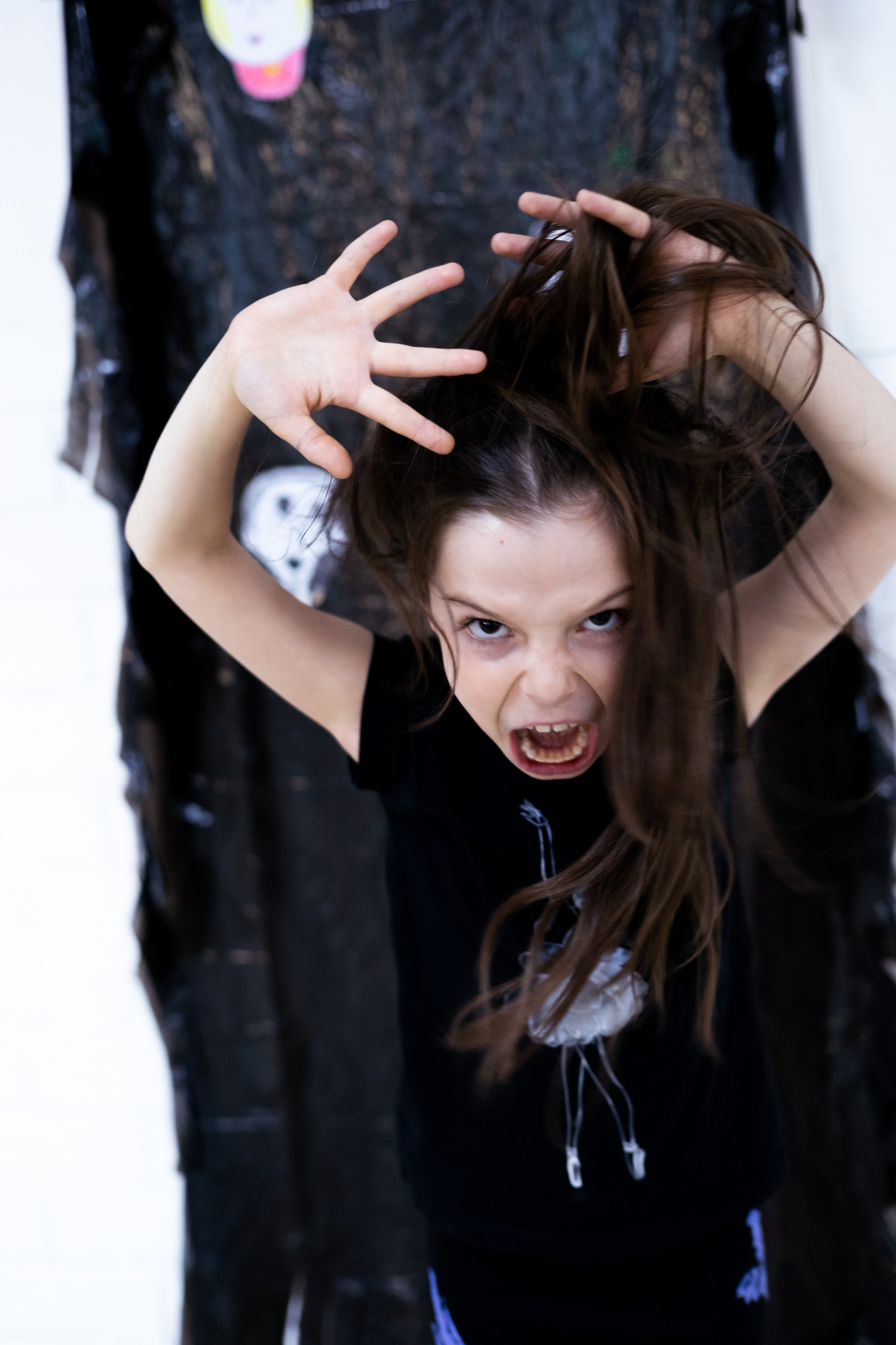 Фееричная вечеринка по мотивам легендарного сериала Wednesday. Школа для девочек во Владивостоке — Само Совершенство