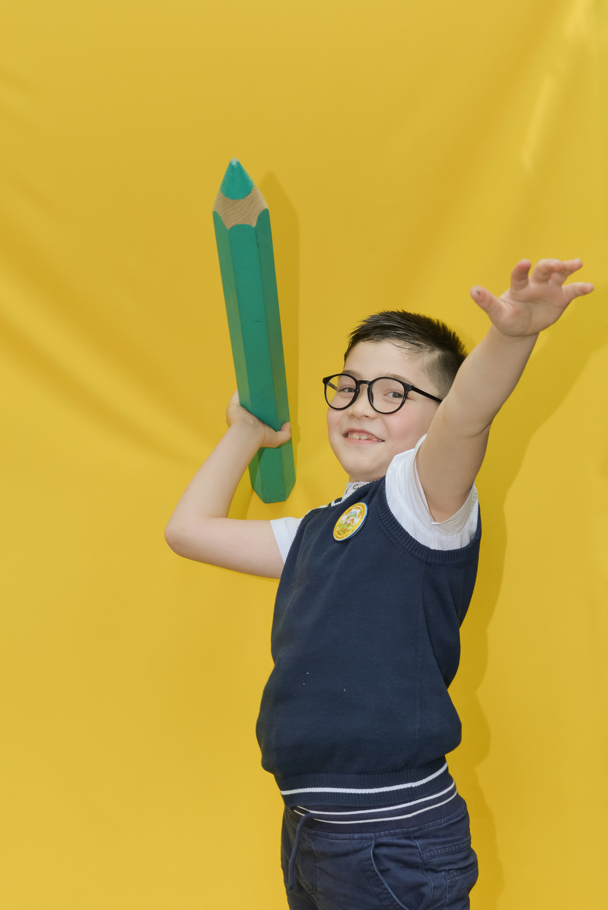 2 класс. На жёлтом фоне. «Веселые карандаши»