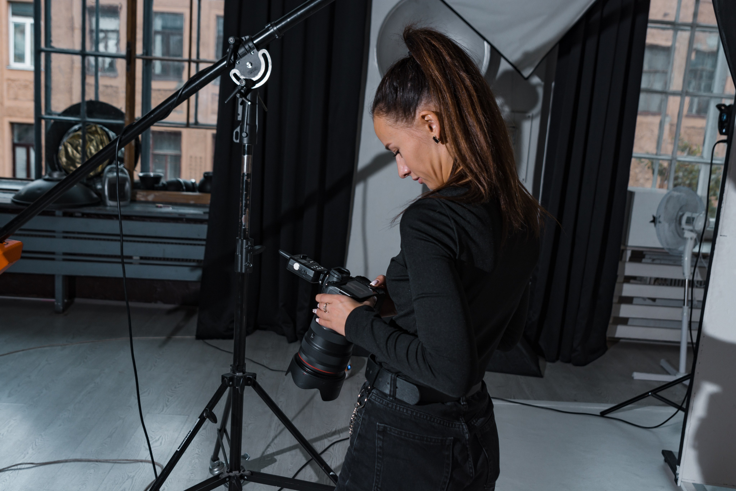 Фэшн-съёмка участниц Миссис Бизнес Гатчина 2023. Портретный фотограф в Санкт-Петербурге Дмитриева Наталия