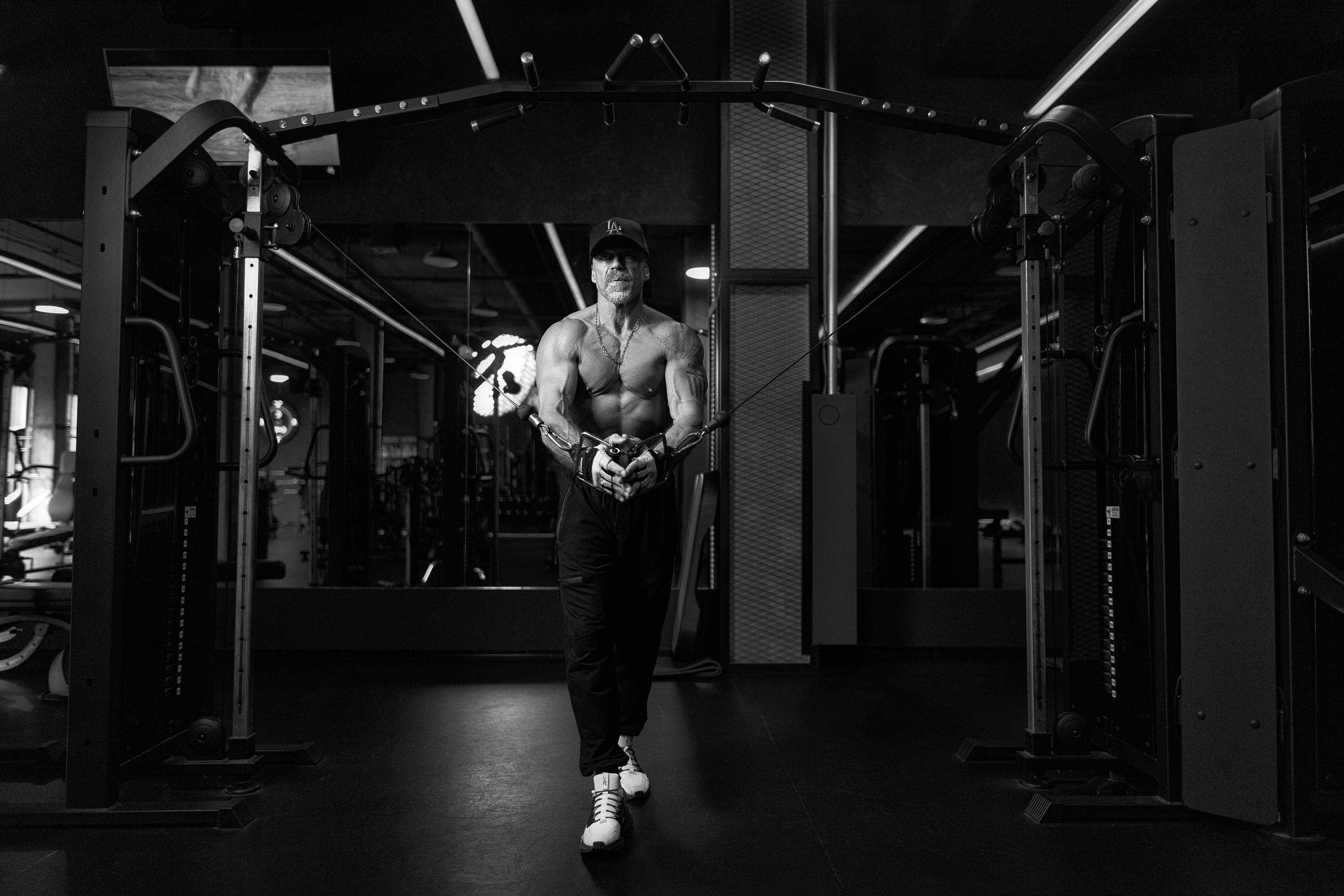 Съемка с Александром в тренажерном зале для контента. Дмитрий Шульгин, портретный фотограф в Воронеже