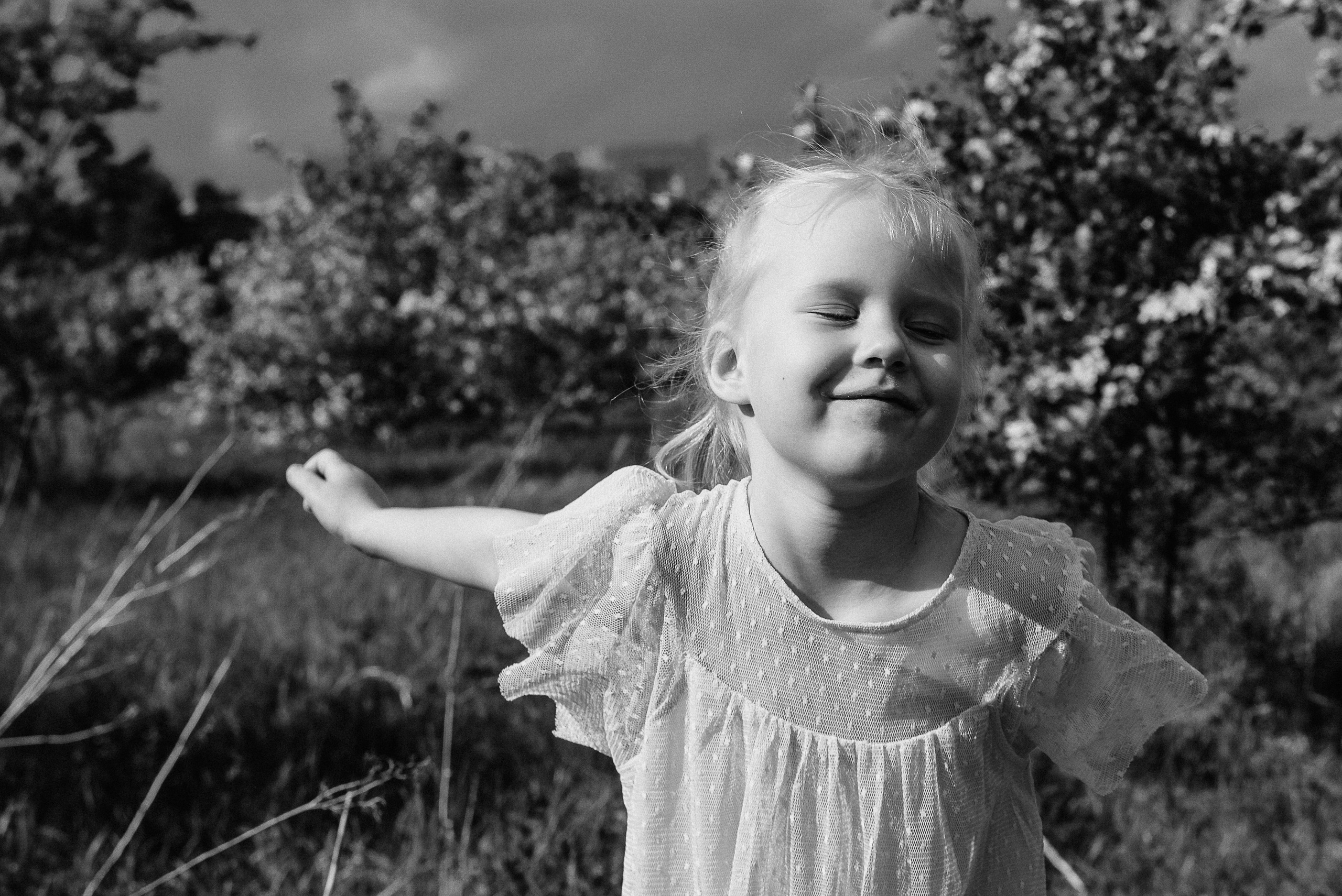 Прогулочная фотосессия для папы и дочки. Фотограф Анна Герман. Красноярск