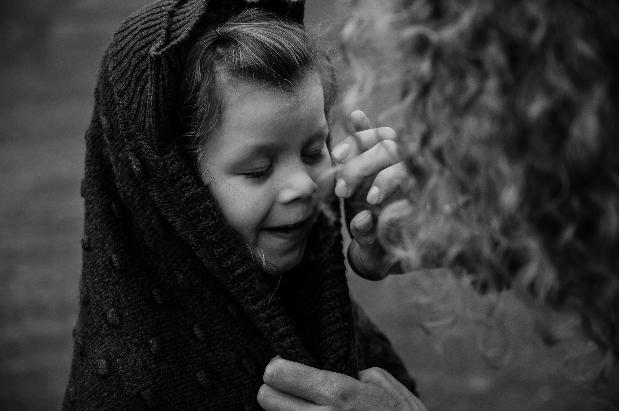 Прогулочная фотосессия для мамы и дочки. Фотограф Анна Герман. Красноярск