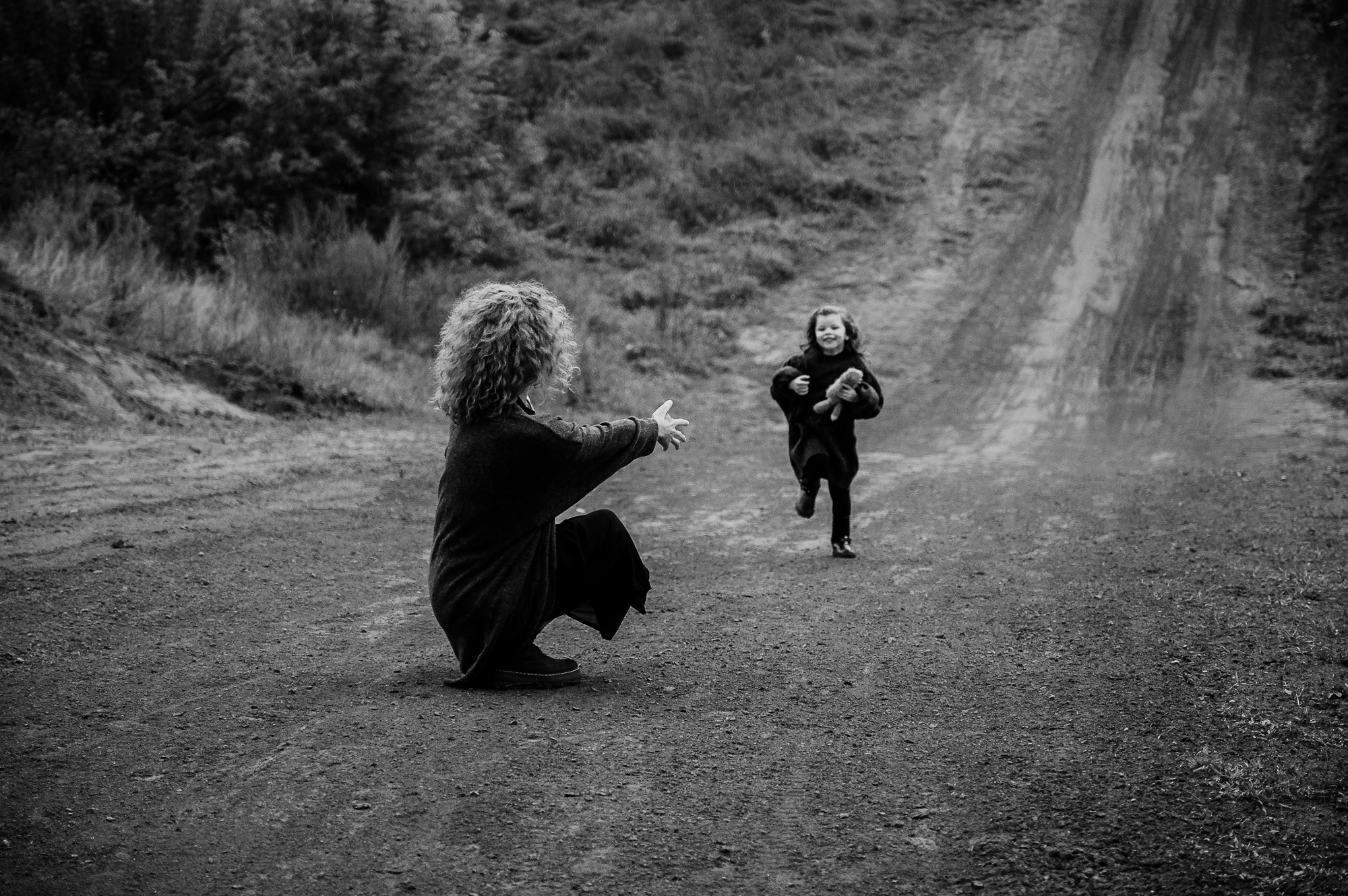 Прогулочная фотосессия для мамы и дочки. Фотограф Анна Герман. Красноярск