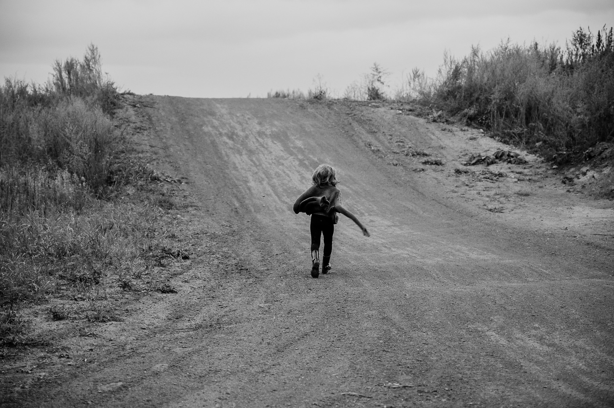 Прогулочная фотосессия для мамы и дочки. Фотограф Анна Герман. Красноярск