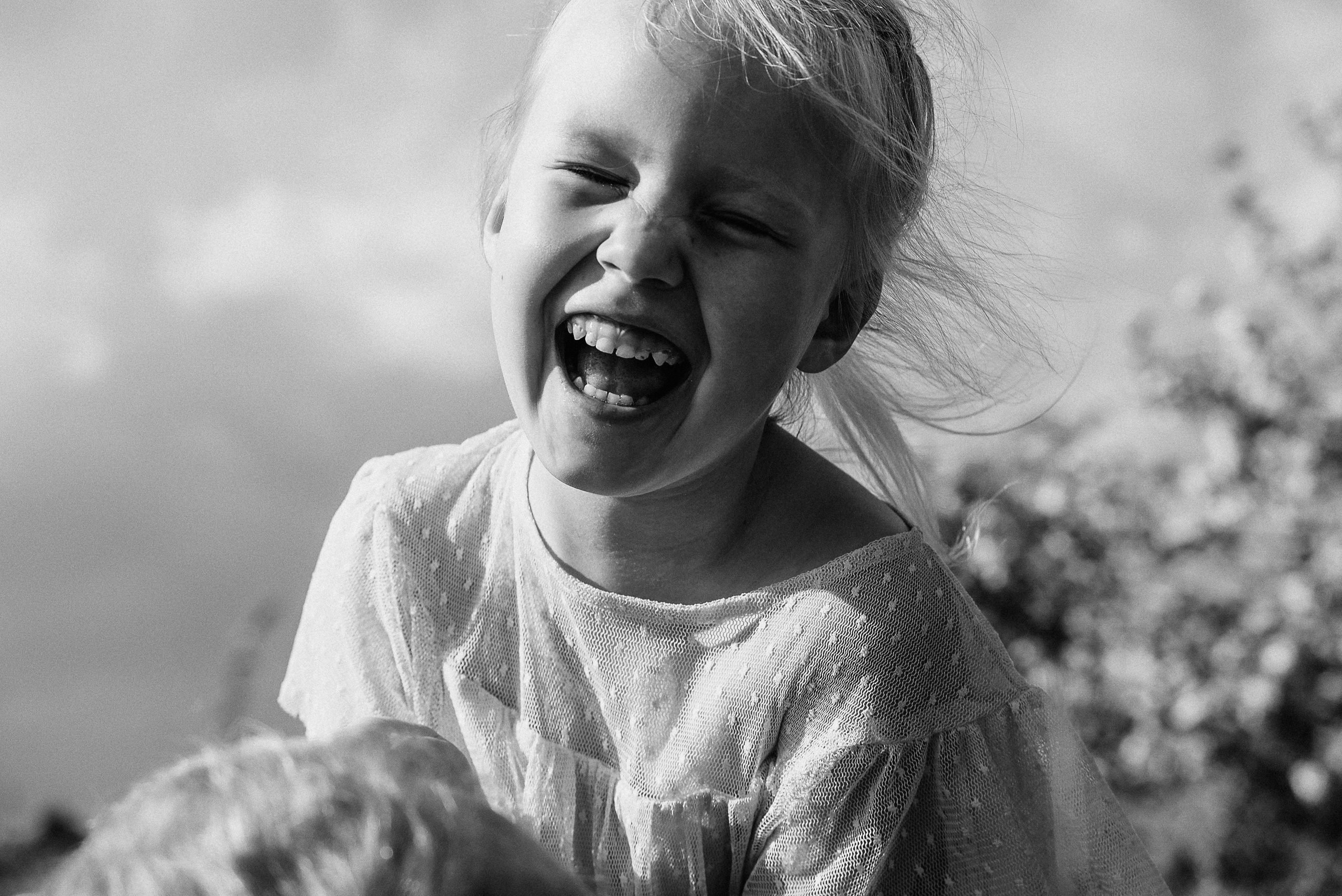 Прогулочная фотосессия для папы и дочки. Фотограф Анна Герман. Красноярск