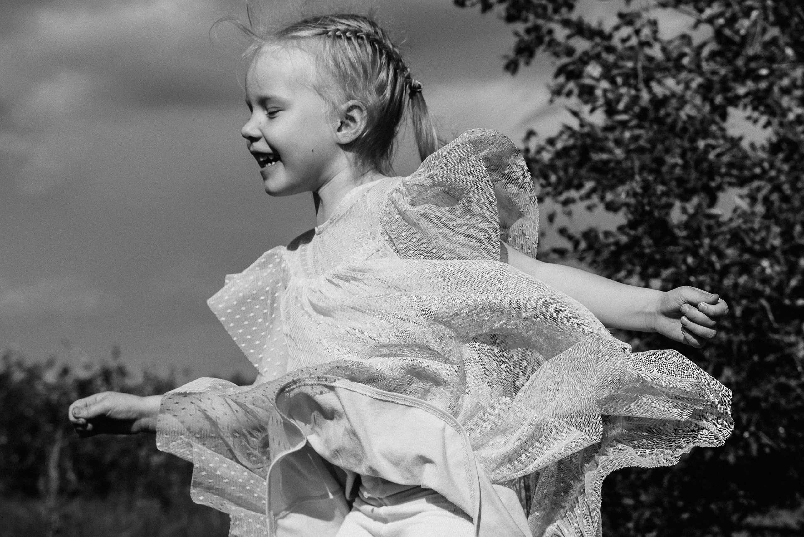 Прогулочная фотосессия для папы и дочки. Фотограф Анна Герман. Красноярск