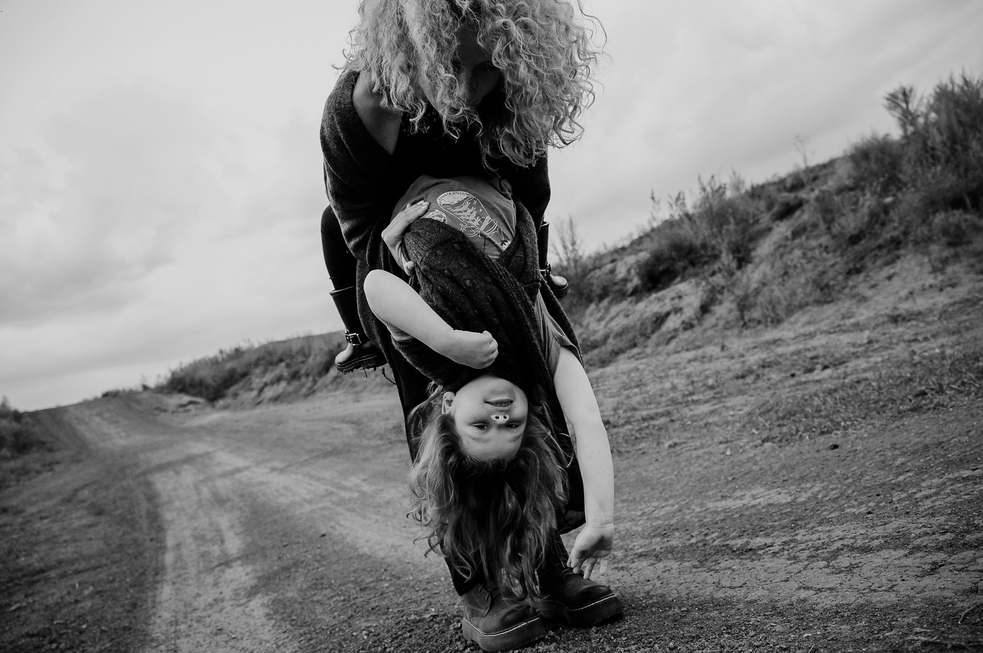 Прогулочная фотосессия для мамы и дочки. Фотограф Анна Герман. Красноярск