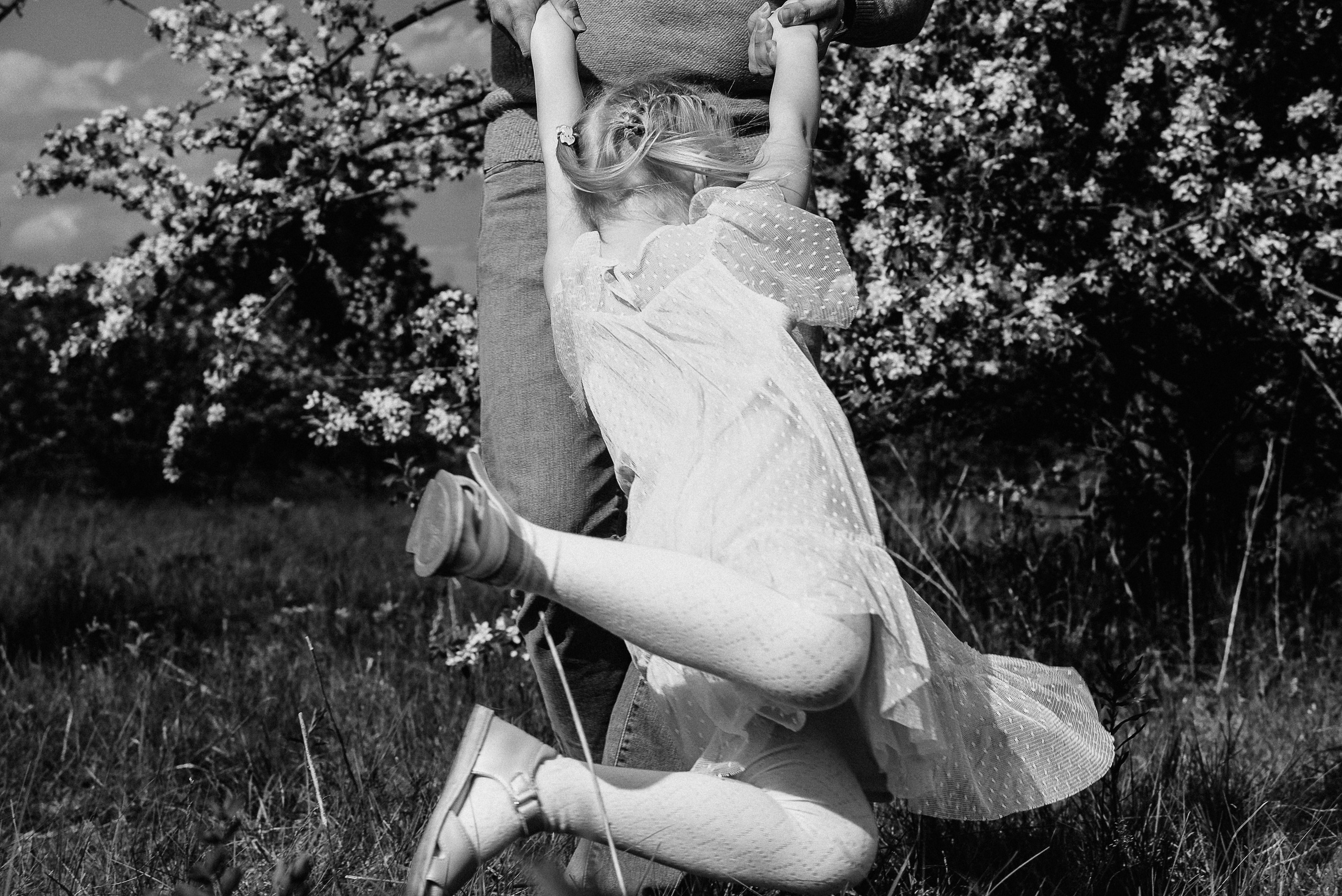 Прогулочная фотосессия для папы и дочки. Фотограф Анна Герман. Красноярск