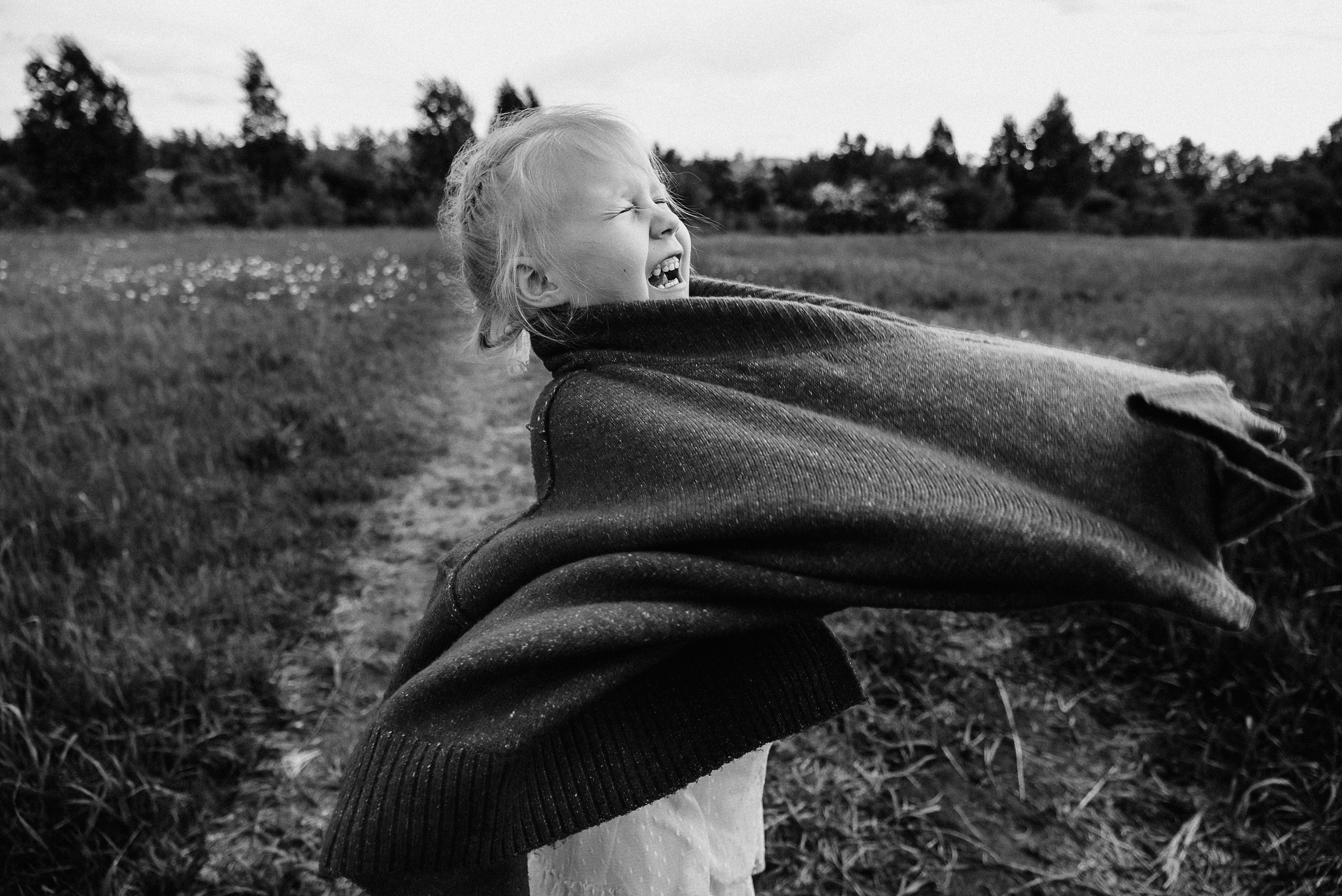 Прогулочная фотосессия для папы и дочки. Фотограф Анна Герман. Красноярск