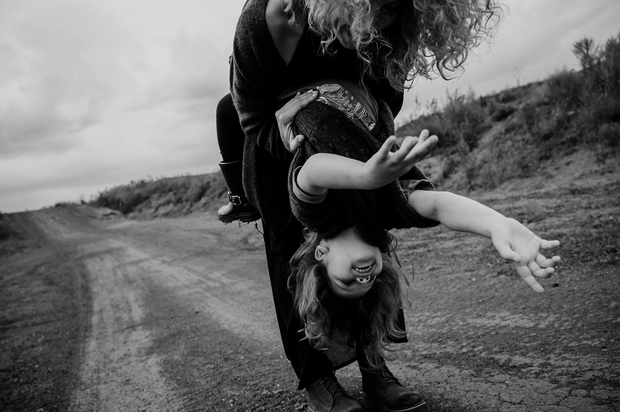 Прогулочная фотосессия для мамы и дочки. Фотограф Анна Герман. Красноярск