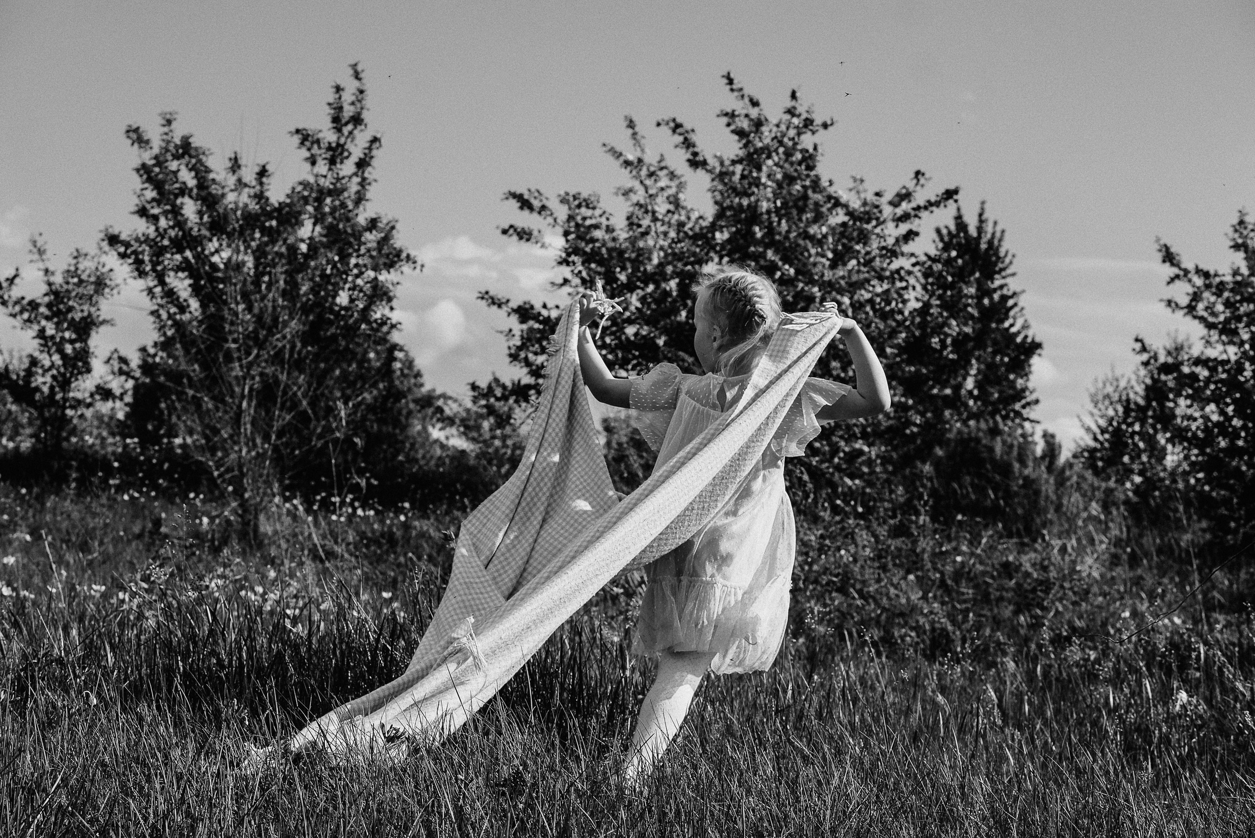 Прогулочная фотосессия для папы и дочки. Фотограф Анна Герман. Красноярск