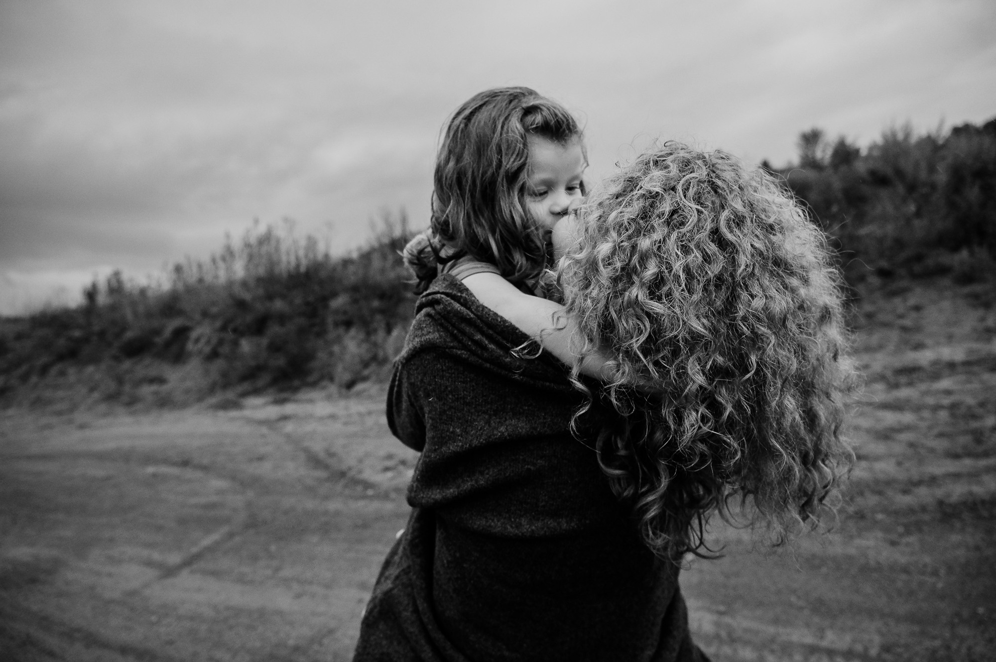 Прогулочная фотосессия для мамы и дочки. Фотограф Анна Герман. Красноярск