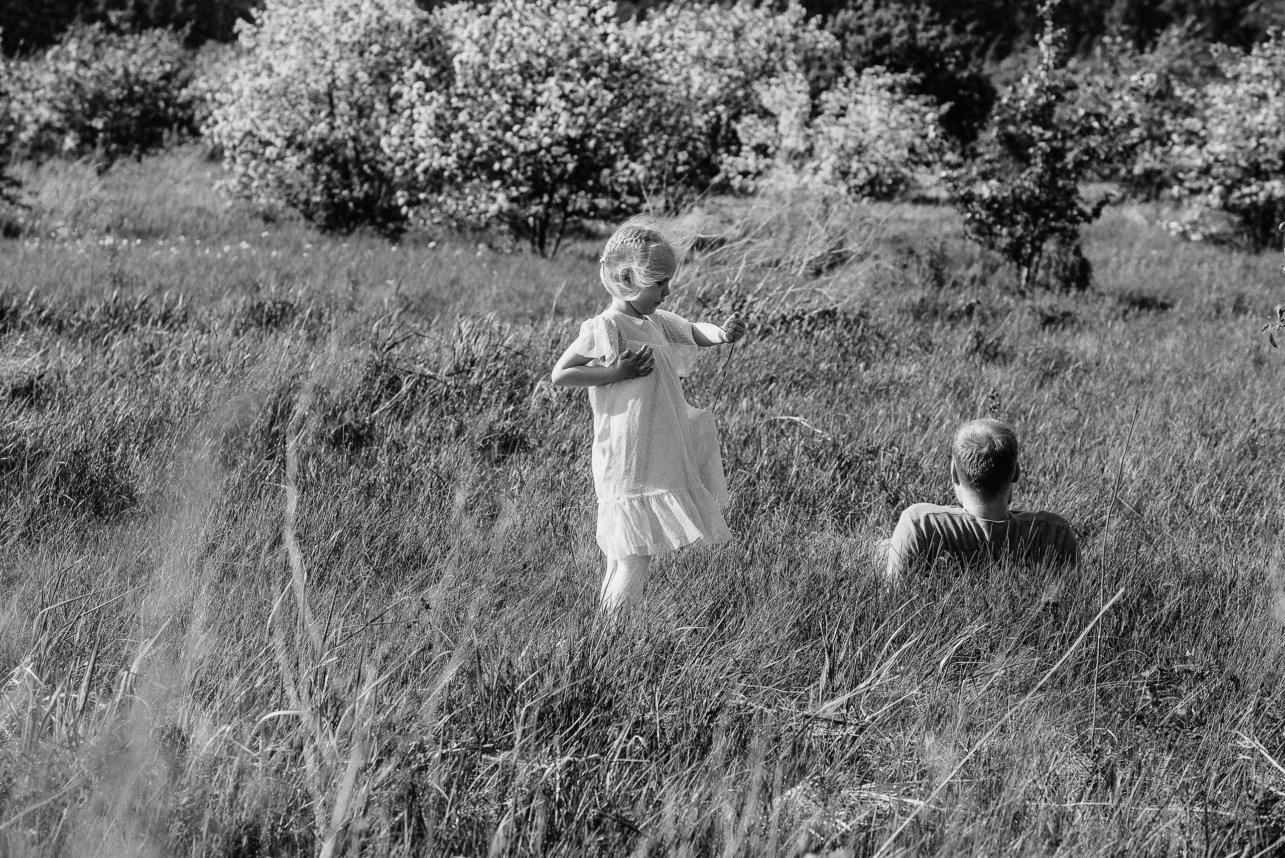 Прогулочная фотосессия для папы и дочки. Фотограф Анна Герман. Красноярск