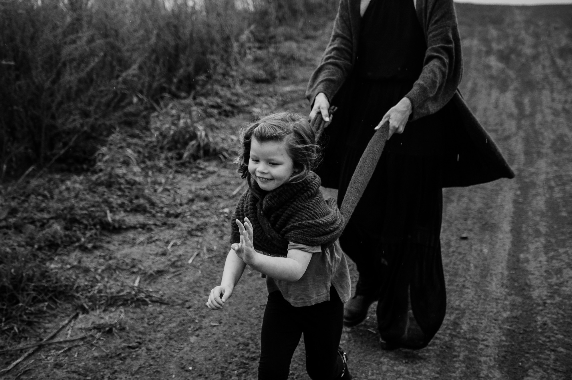 Прогулочная фотосессия для мамы и дочки. Фотограф Анна Герман. Красноярск