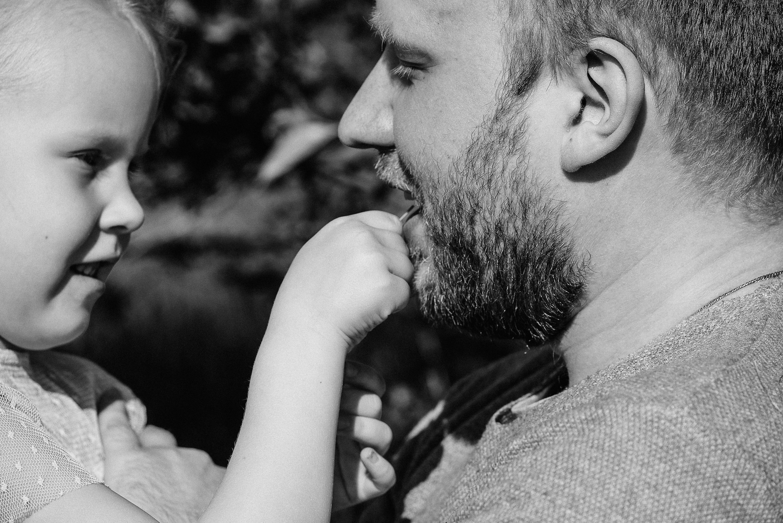 Прогулочная фотосессия для папы и дочки. Фотограф Анна Герман. Красноярск