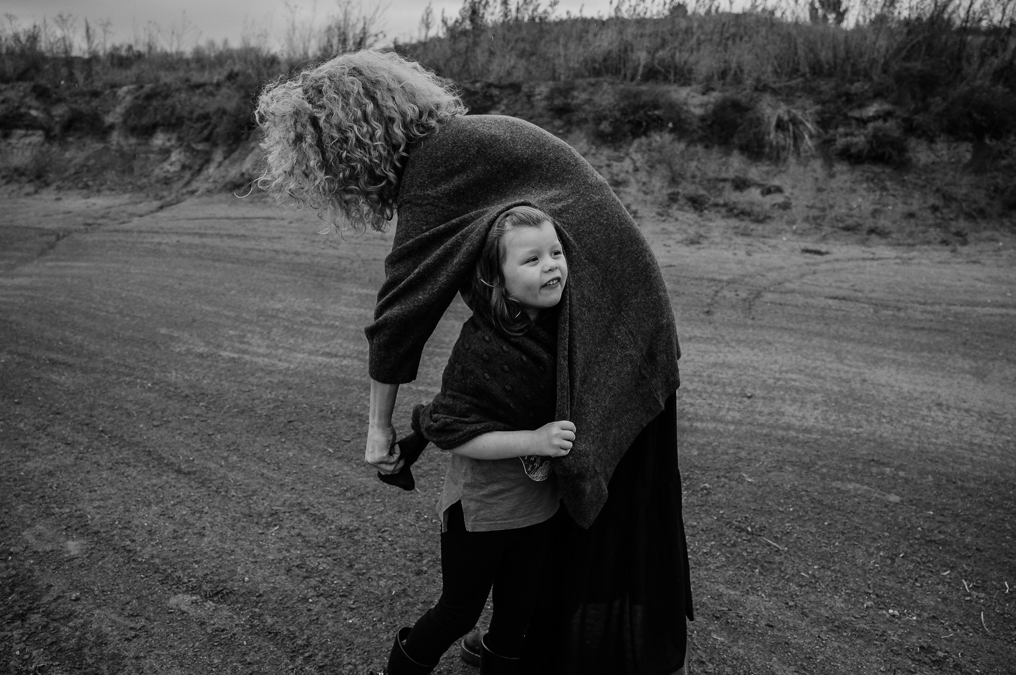 Прогулочная фотосессия для мамы и дочки. Фотограф Анна Герман. Красноярск