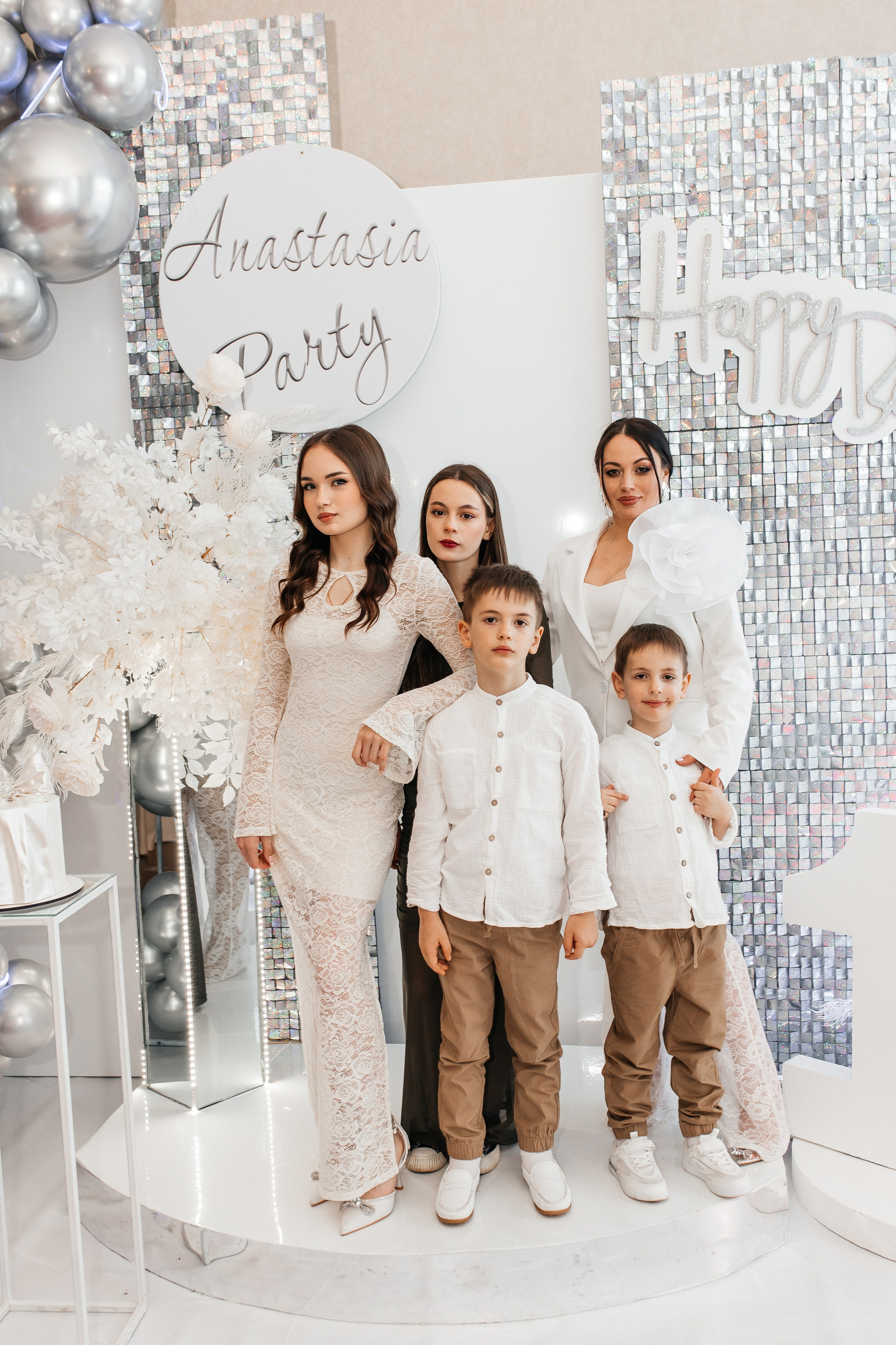 День рождения в кафе. Семейный фотограф Клименко Дарья в станице Ленинградская