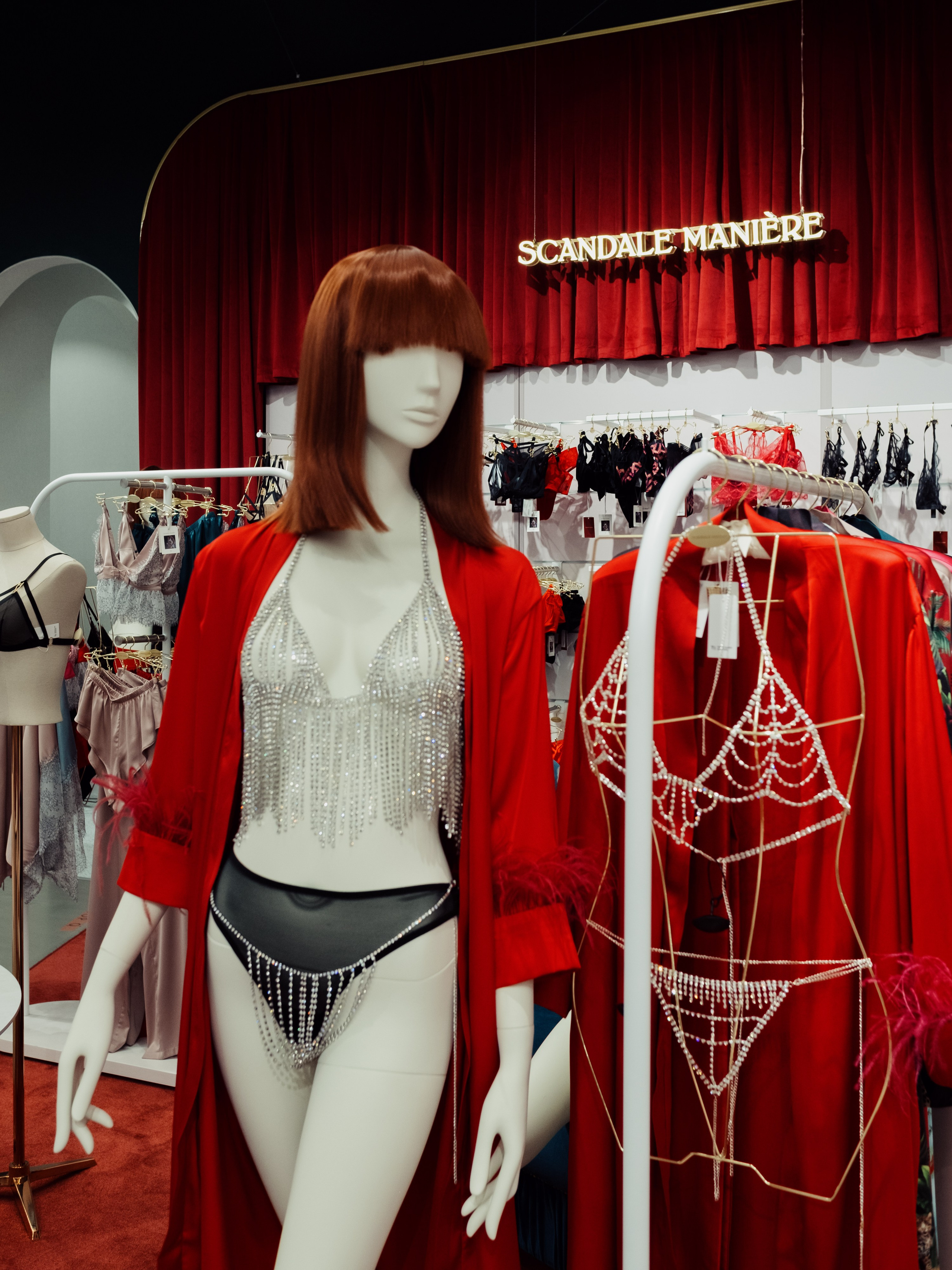 SCANDALE MANIERE. Репортажный и портретный фотограф в Москве Илья Спиридонов