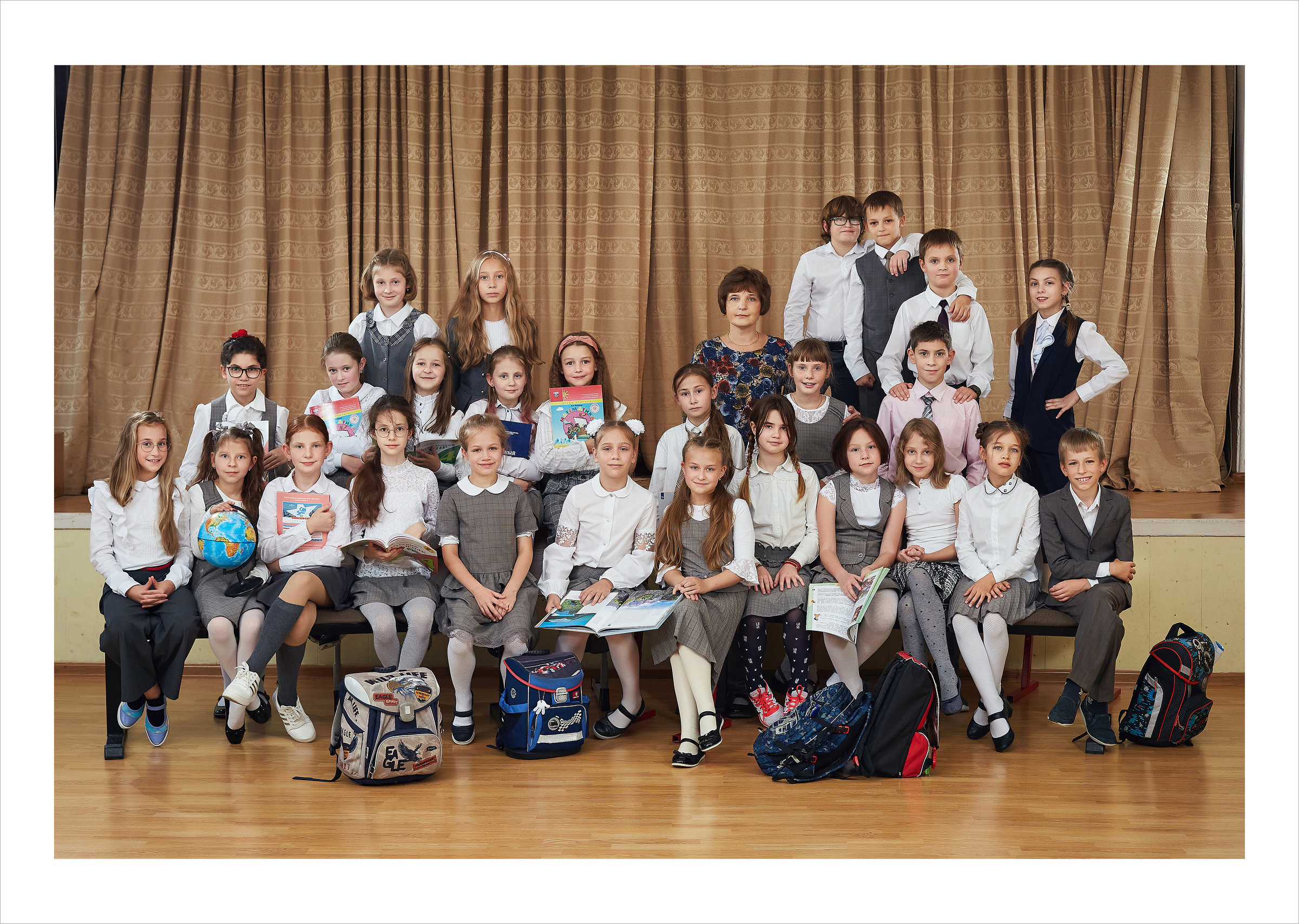 Выпускной альбом для 4 класс. Школьный фотограф Сергей Беликов